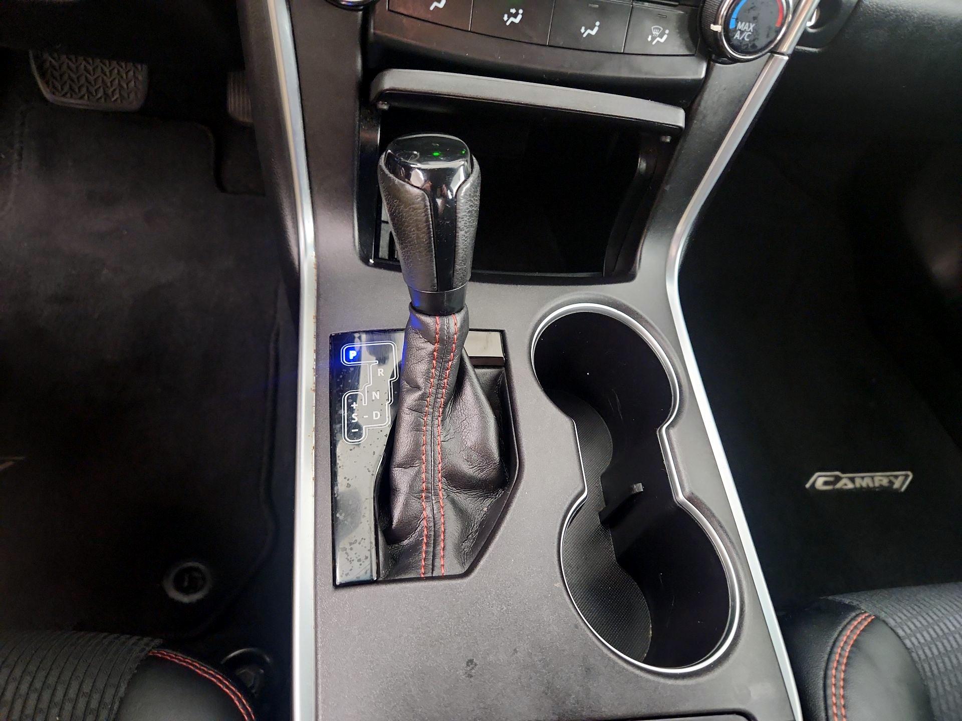 Thumbnail: 2017 Toyota Camry - 15