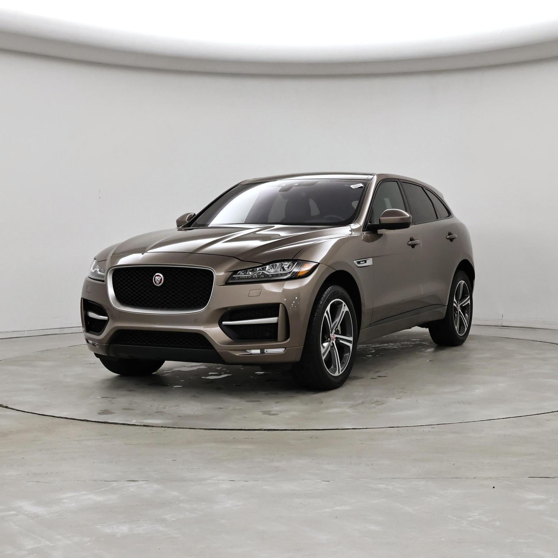 Thumbnail: 2017 Jaguar F-Pace - 4