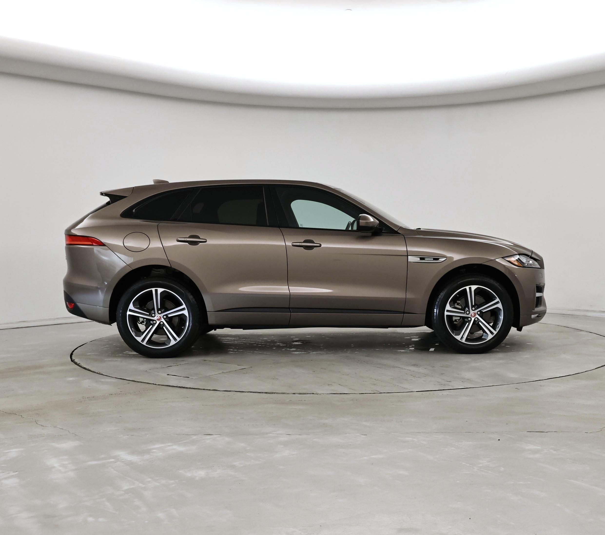 Thumbnail: 2017 Jaguar F-Pace - 7