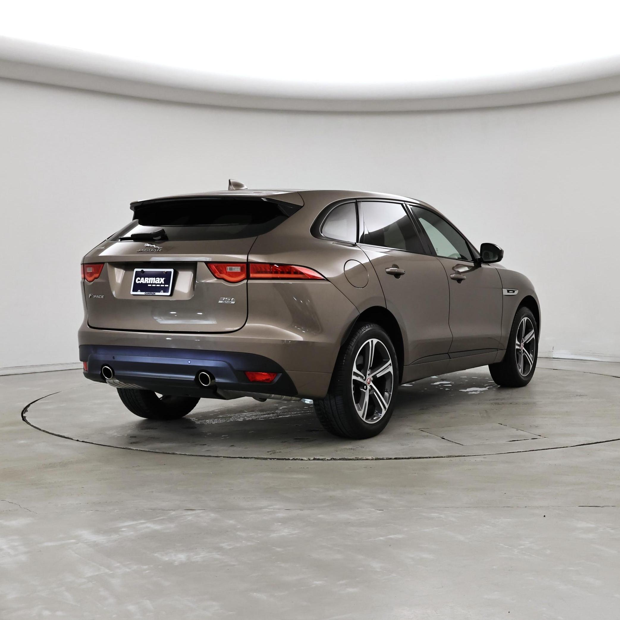 Thumbnail: 2017 Jaguar F-Pace - 8