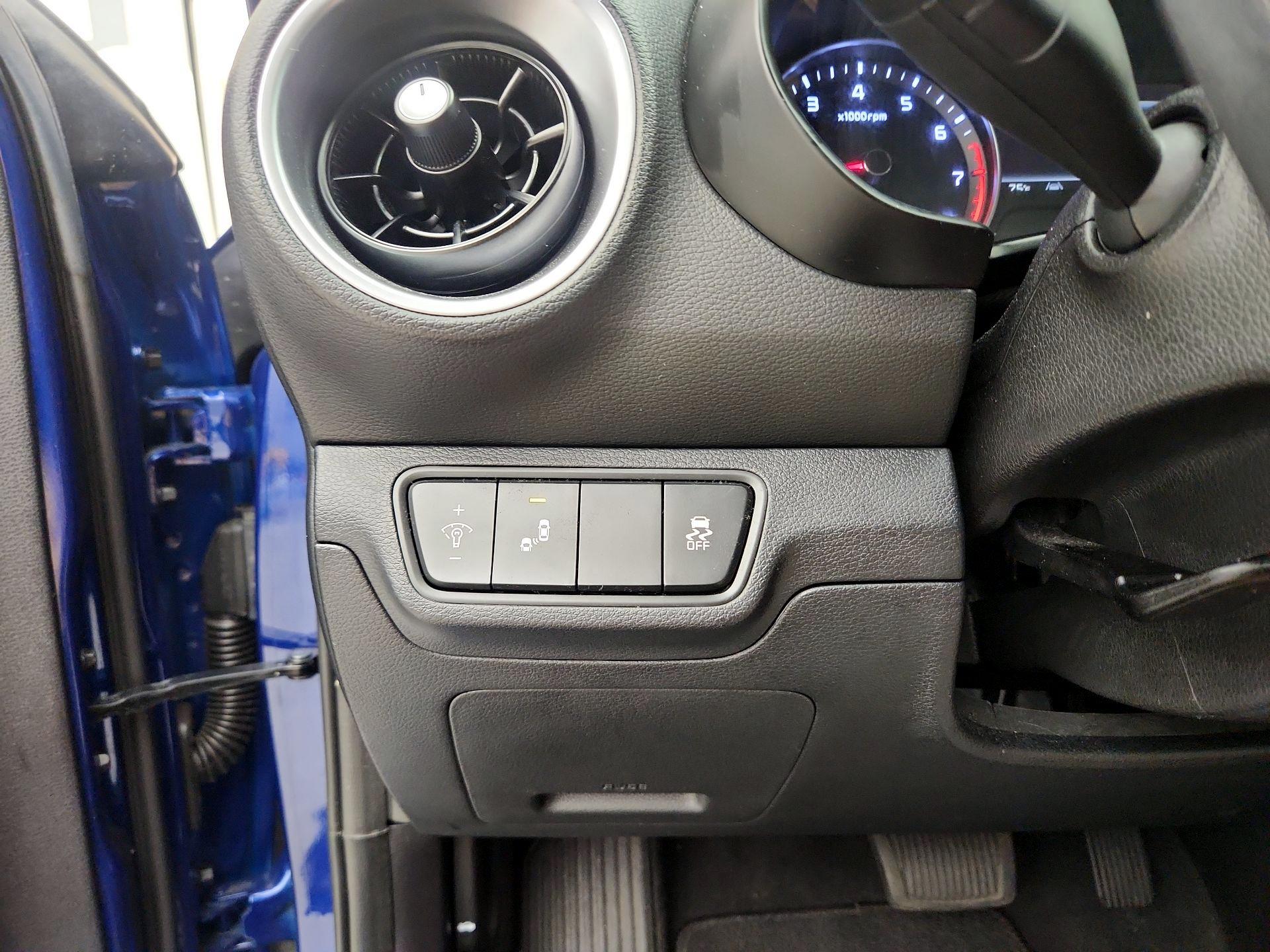Thumbnail: 2023 Kia Forte - 13