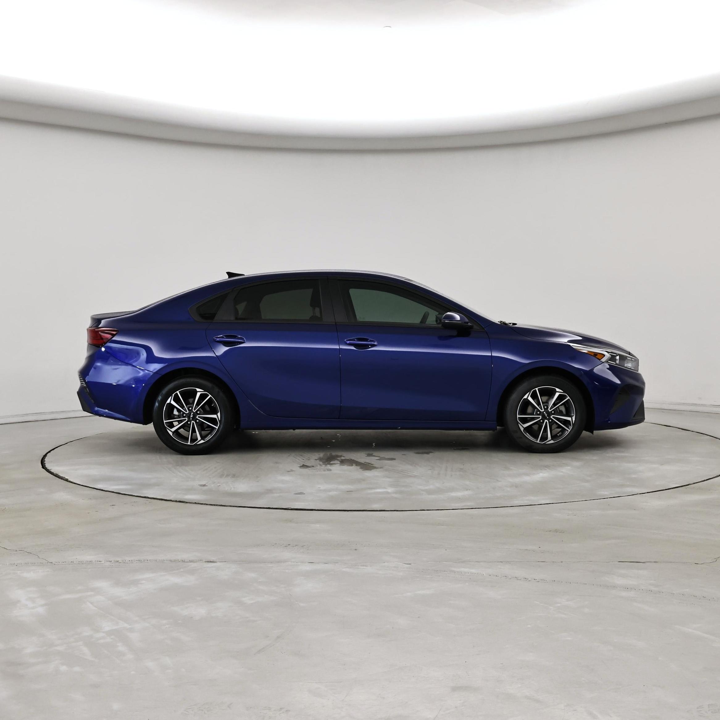 Thumbnail: 2023 Kia Forte - 7