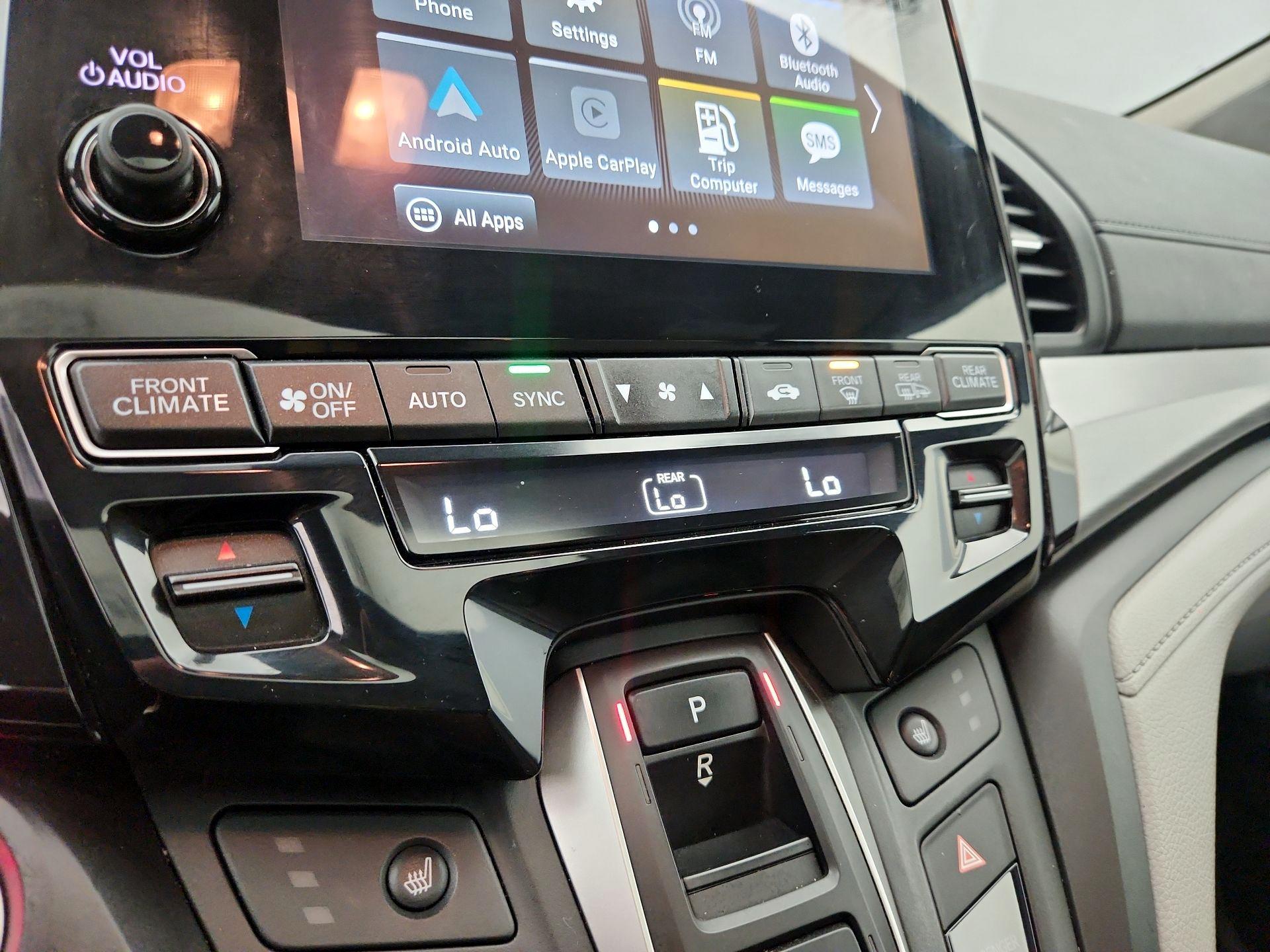 Thumbnail: 2019 Honda Odyssey - 16