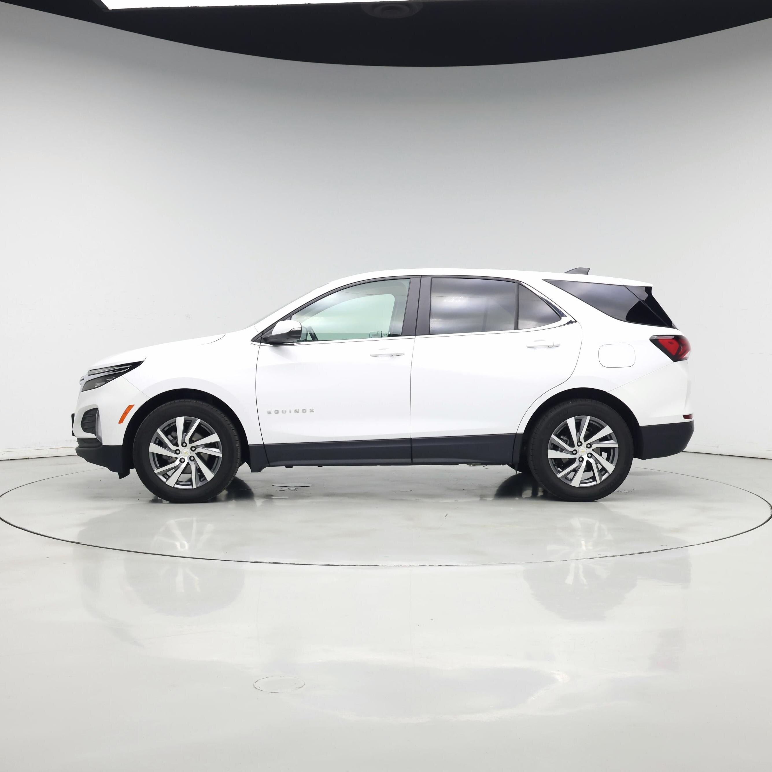 Thumbnail: 2022 Chevrolet Equinox - 3