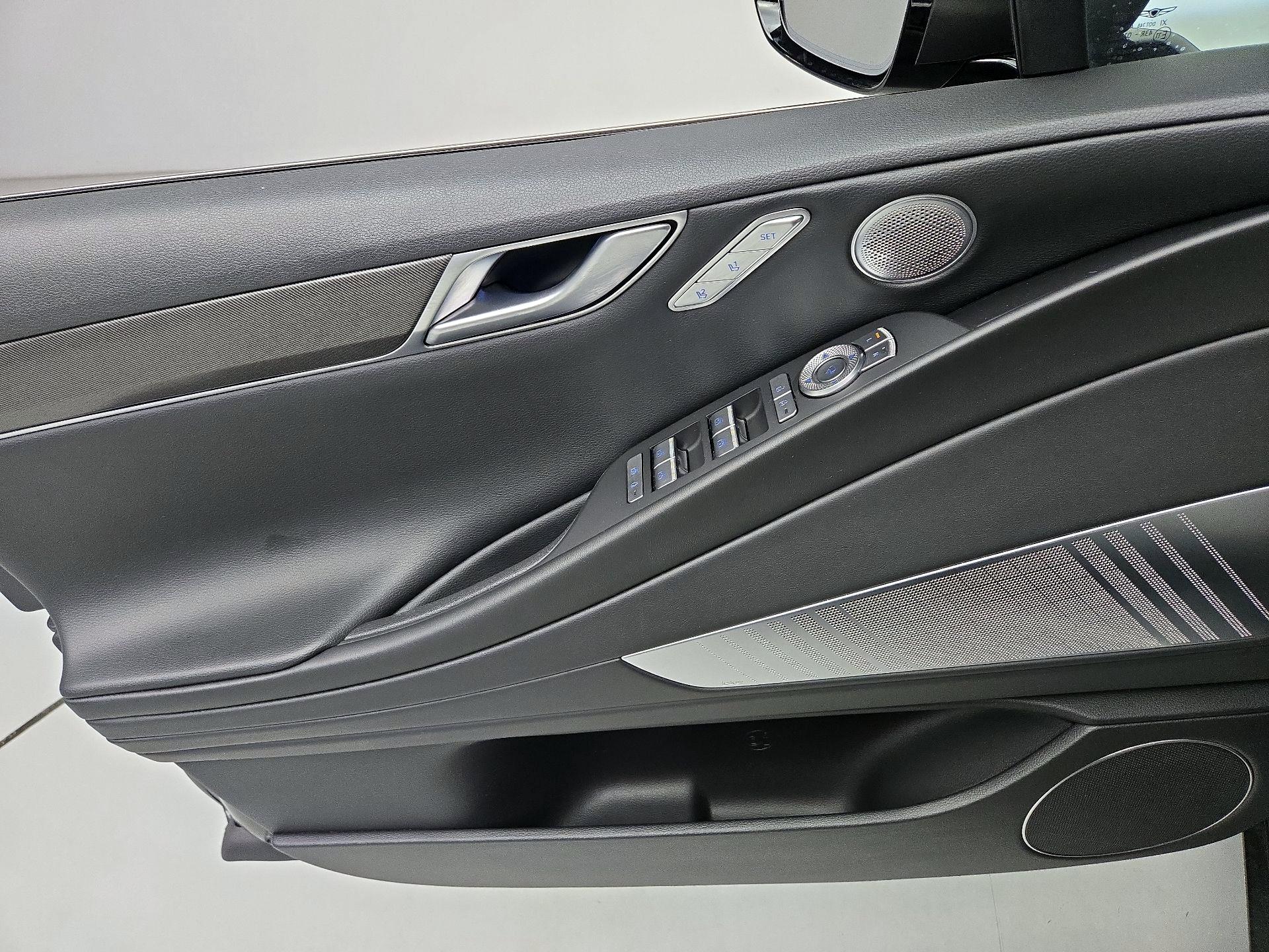 Thumbnail: 2023 Genesis G80 - 12