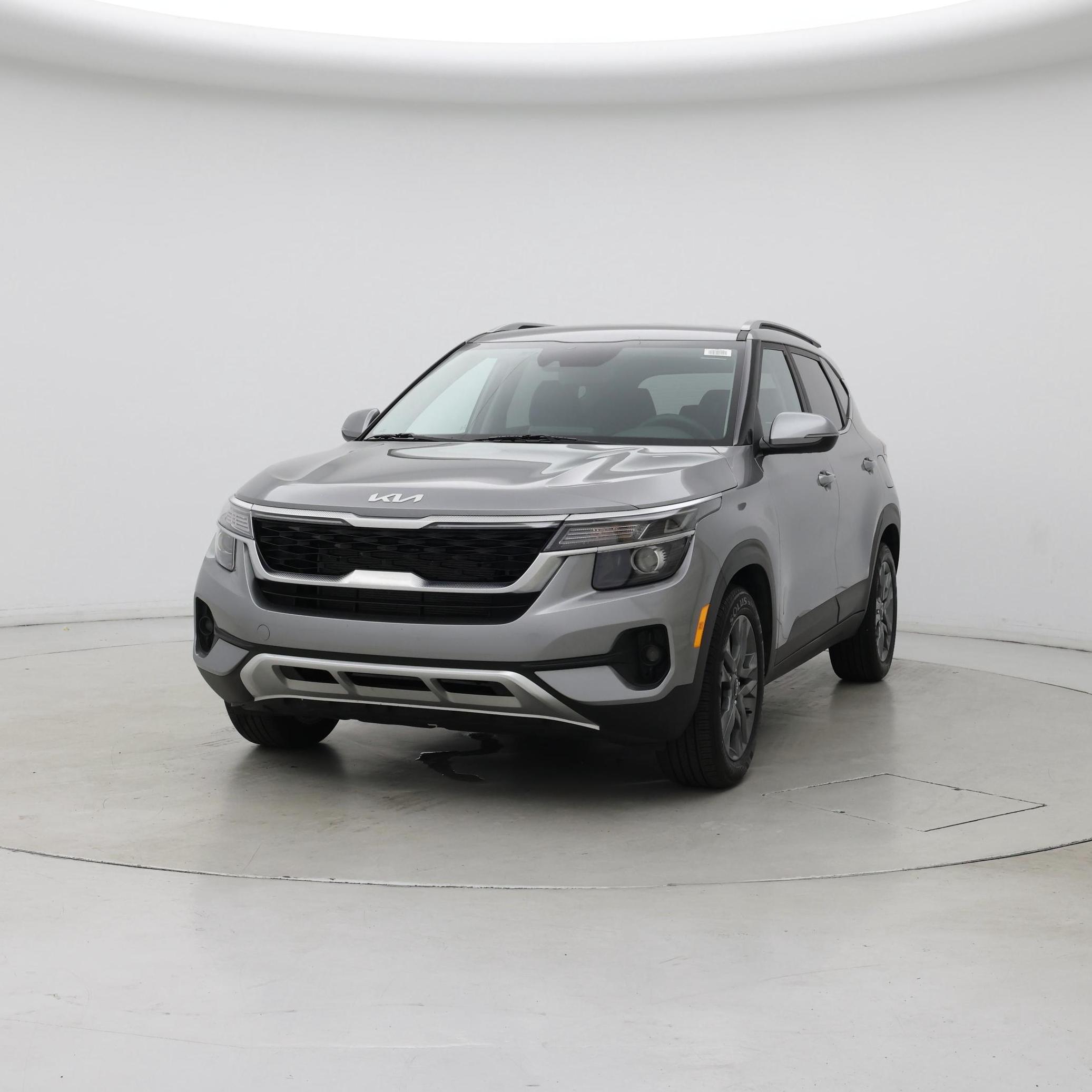 Thumbnail: 2023 Kia Seltos - 4