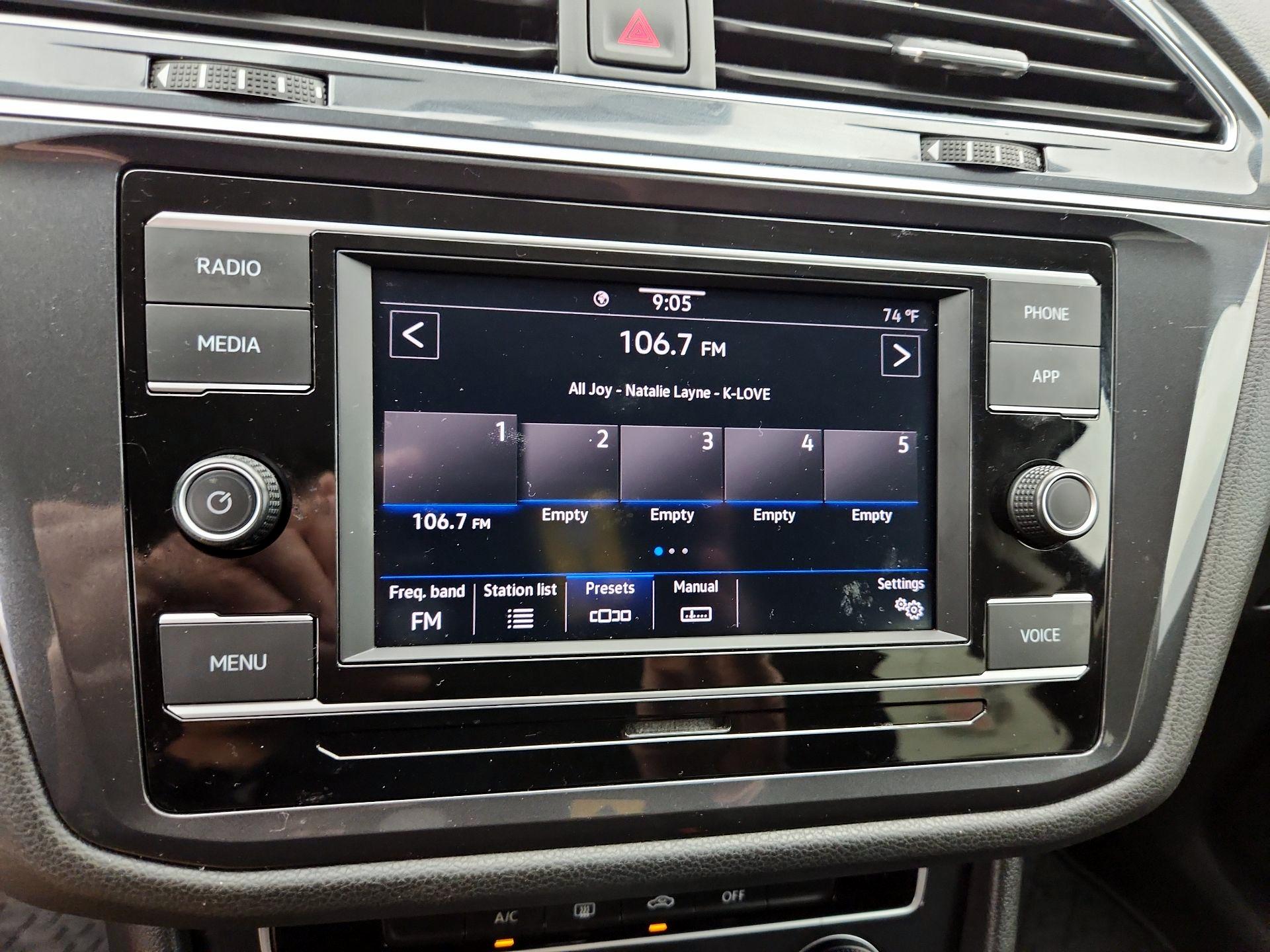 Thumbnail: 2021 Volkswagen Tiguan - 15
