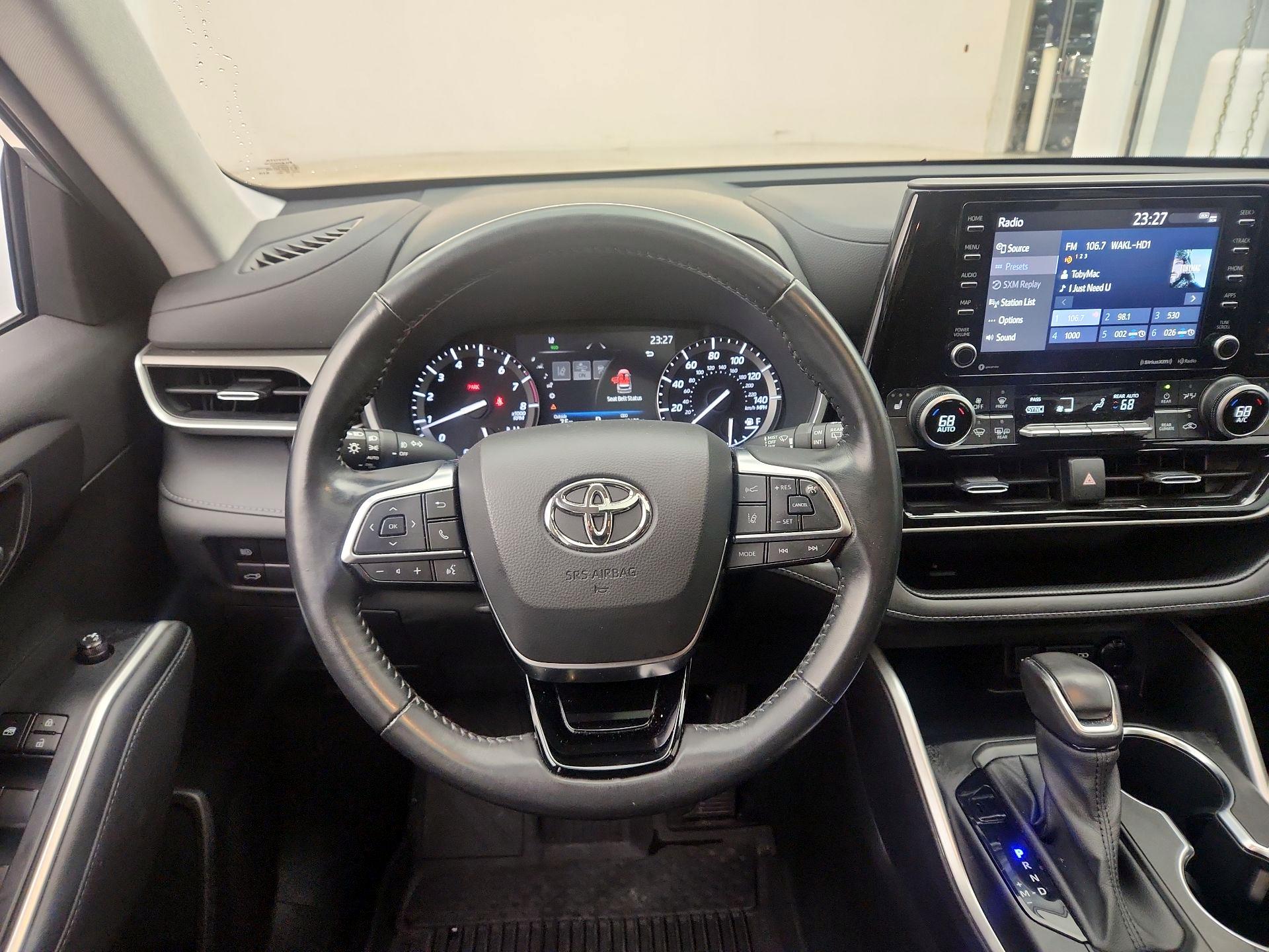 Thumbnail: 2021 Toyota Highlander - 10