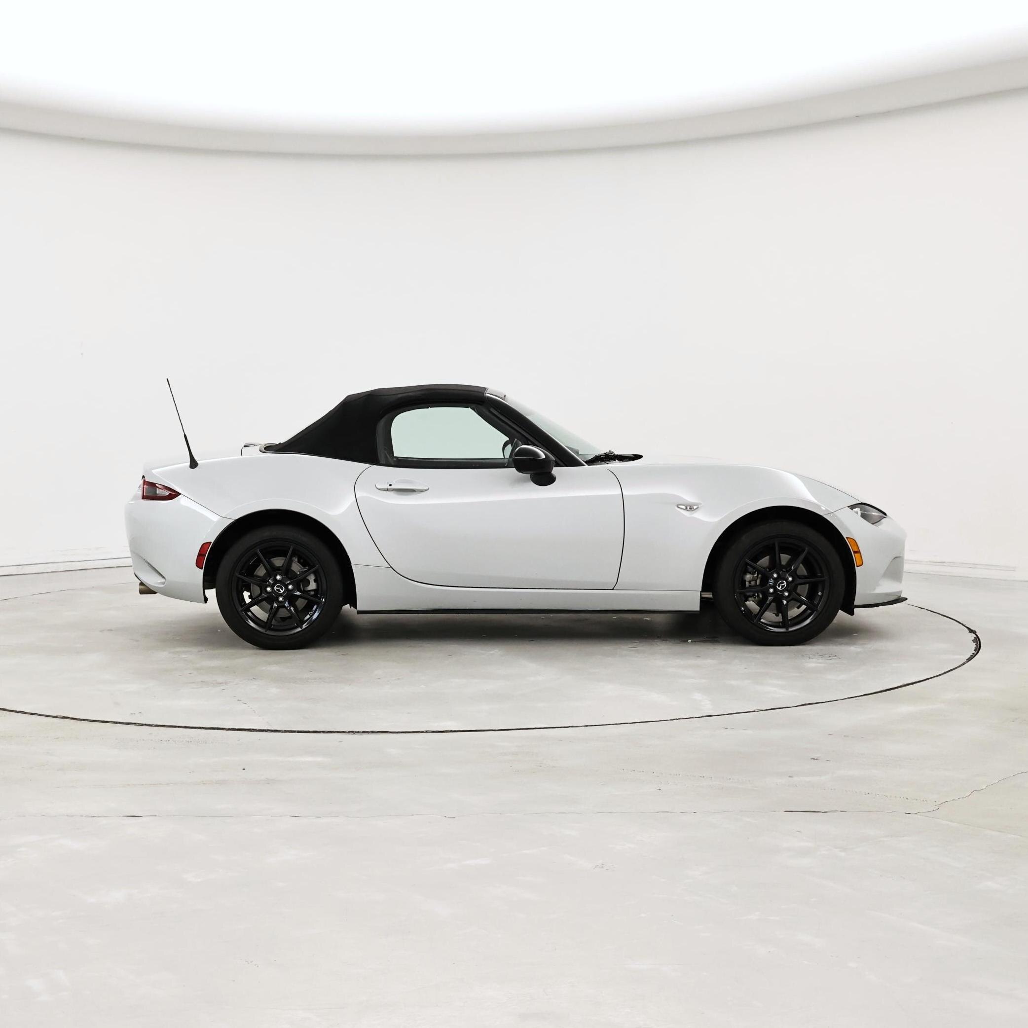 Thumbnail: 2019 Mazda MX-5 Miata - 7