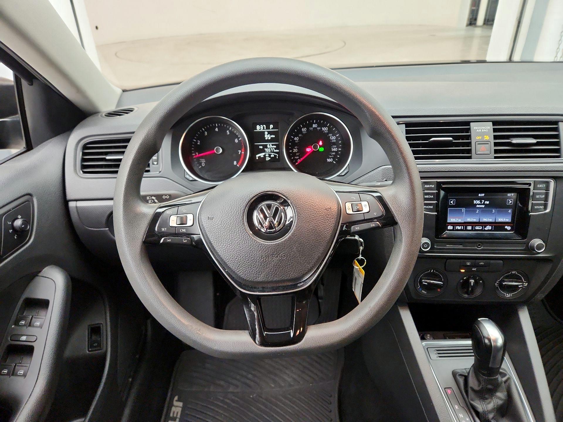 Thumbnail: 2016 Volkswagen Jetta - 10