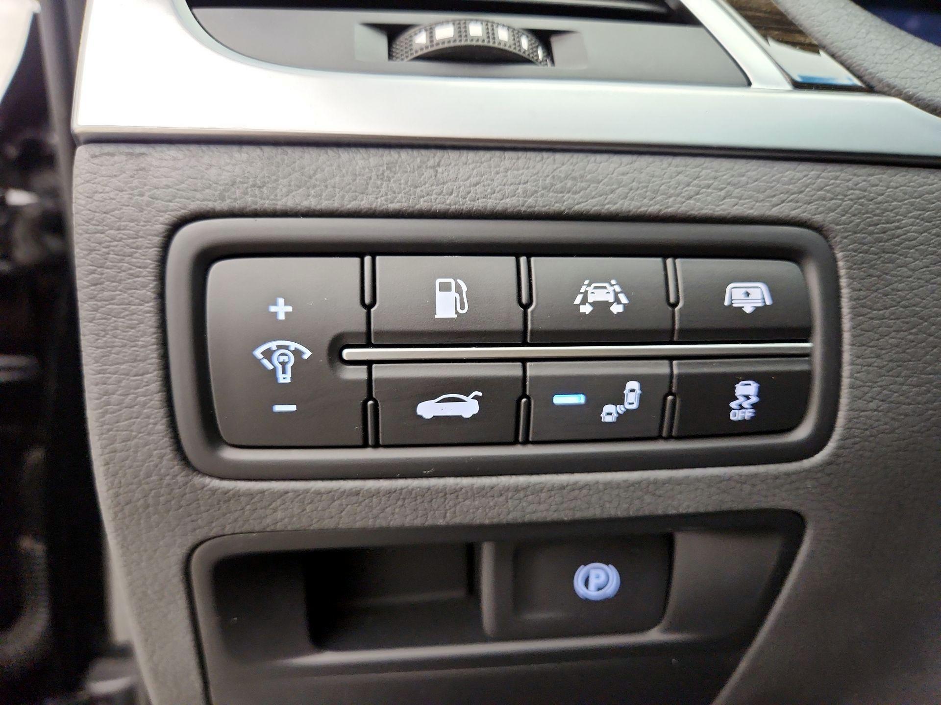 Thumbnail: 2016 Hyundai Genesis - 13