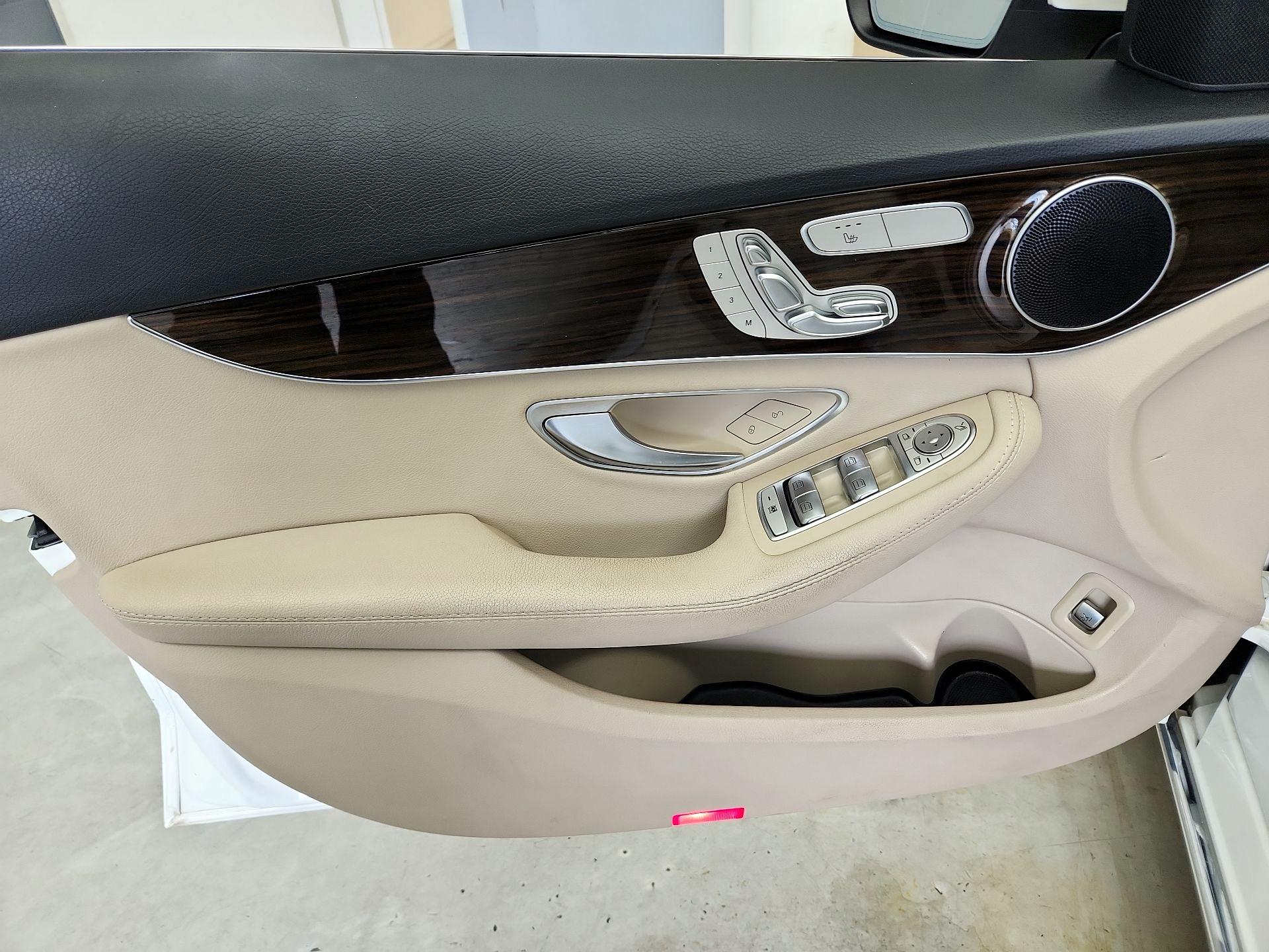 Thumbnail: 2019 Mercedes-Benz C-Class - 12