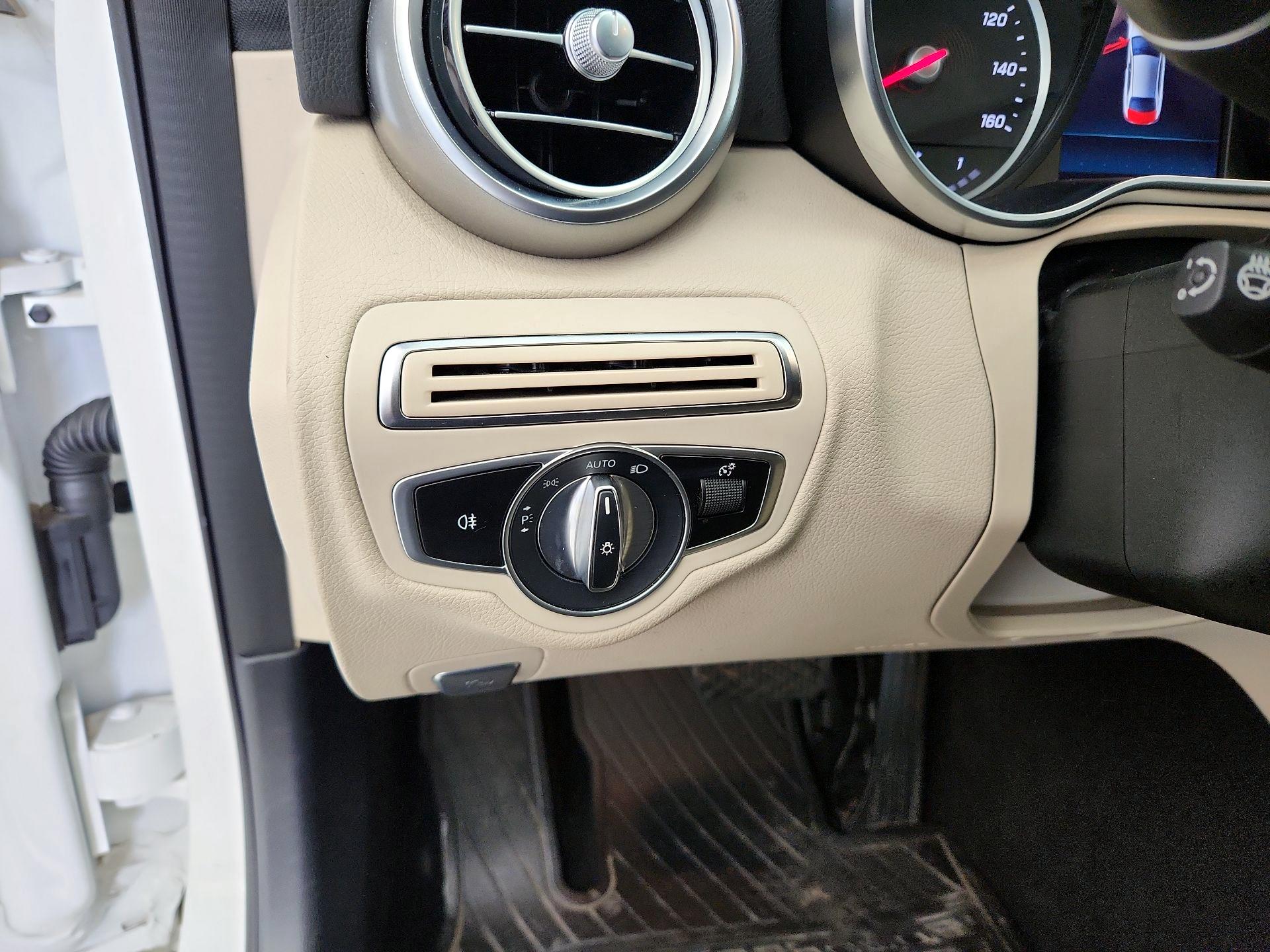 Thumbnail: 2019 Mercedes-Benz C-Class - 13