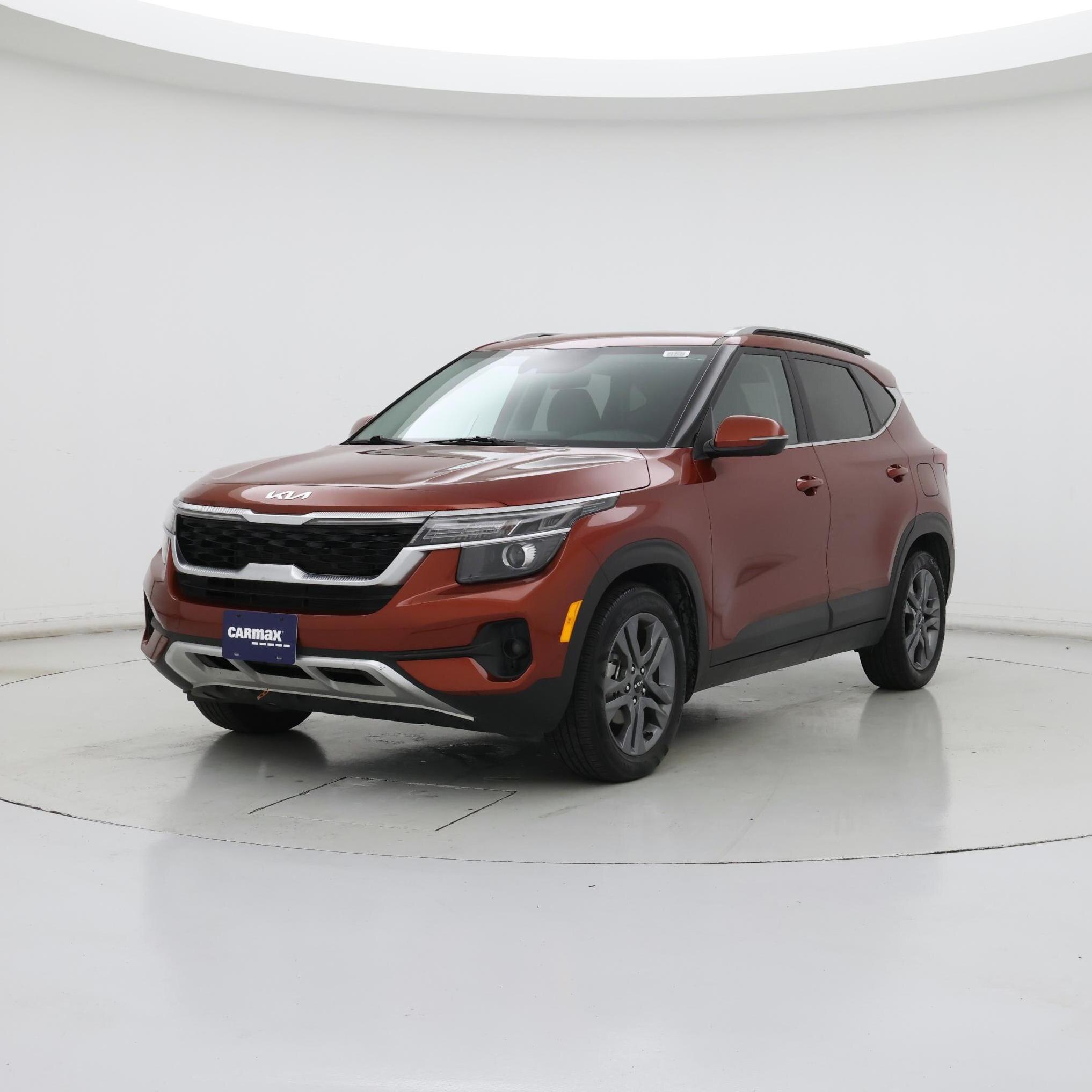 Thumbnail: 2023 Kia Seltos - 4
