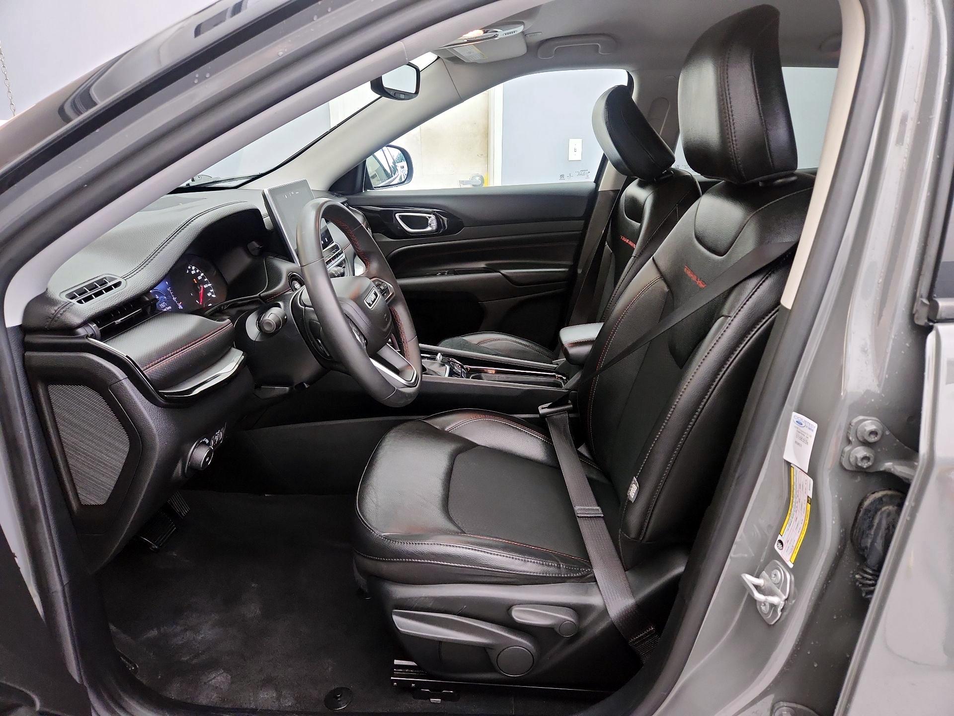 Thumbnail: 2022 Jeep Compass - 11
