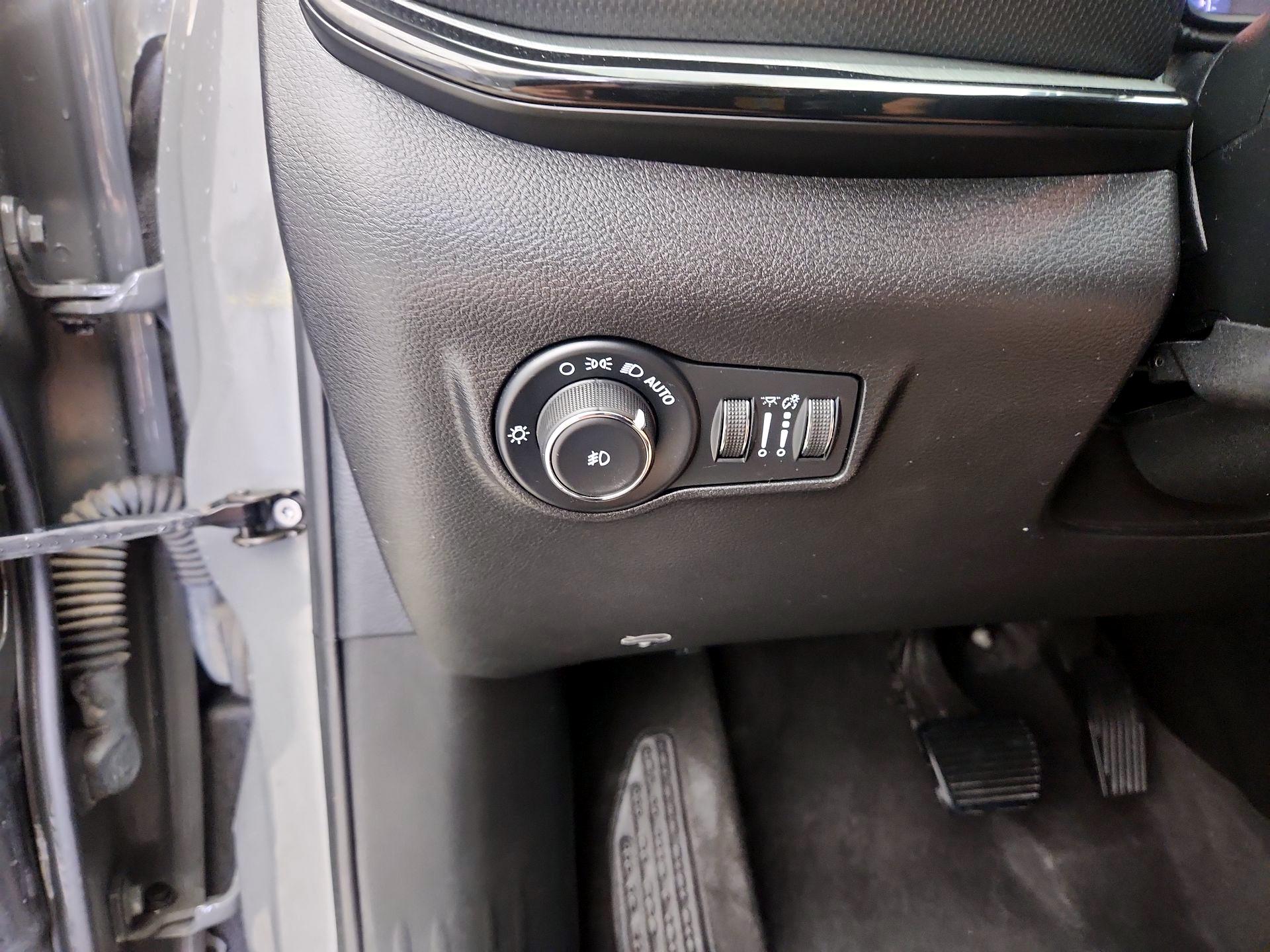 Thumbnail: 2022 Jeep Compass - 13