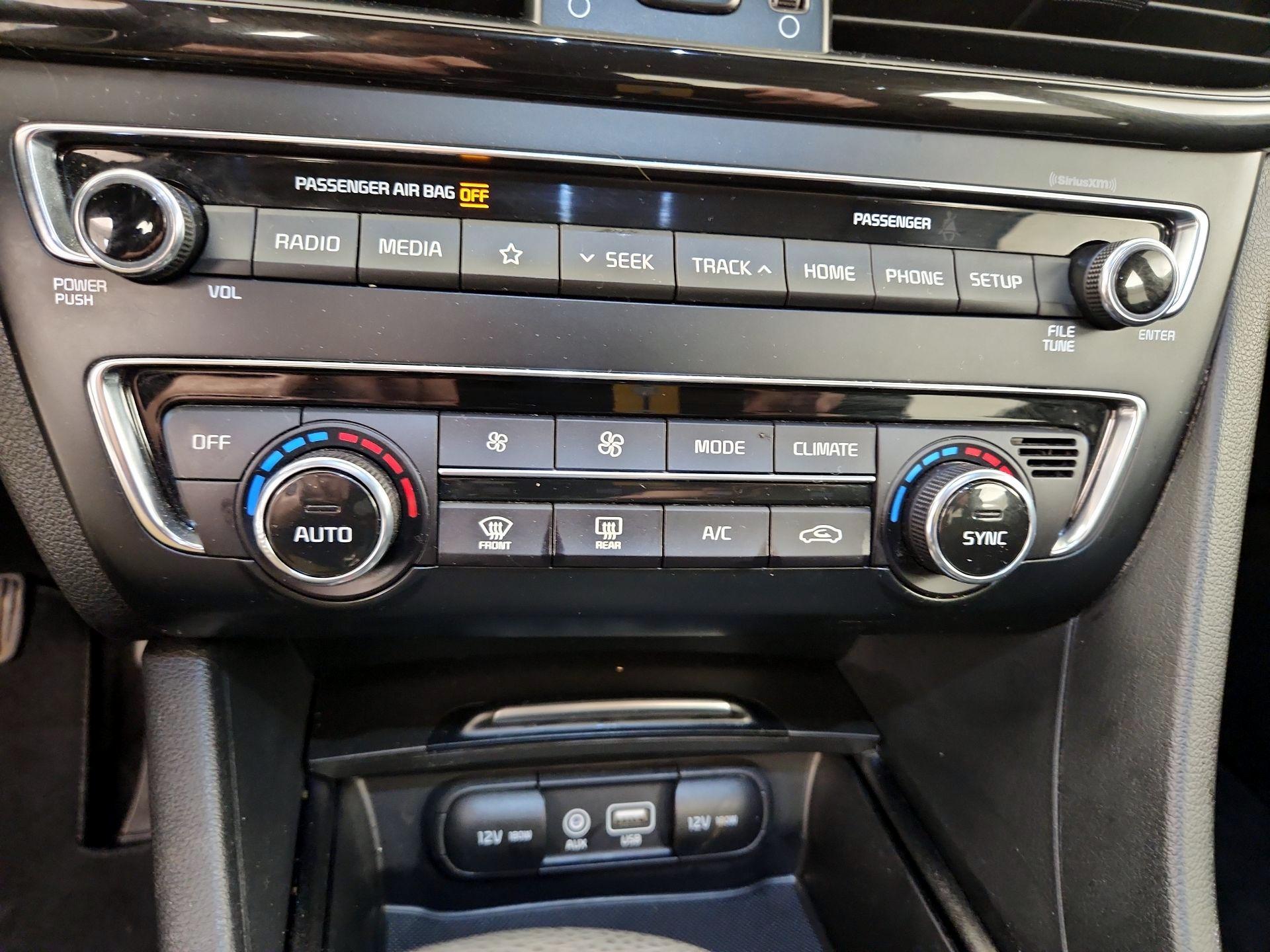 Thumbnail: 2019 Kia Optima - 14