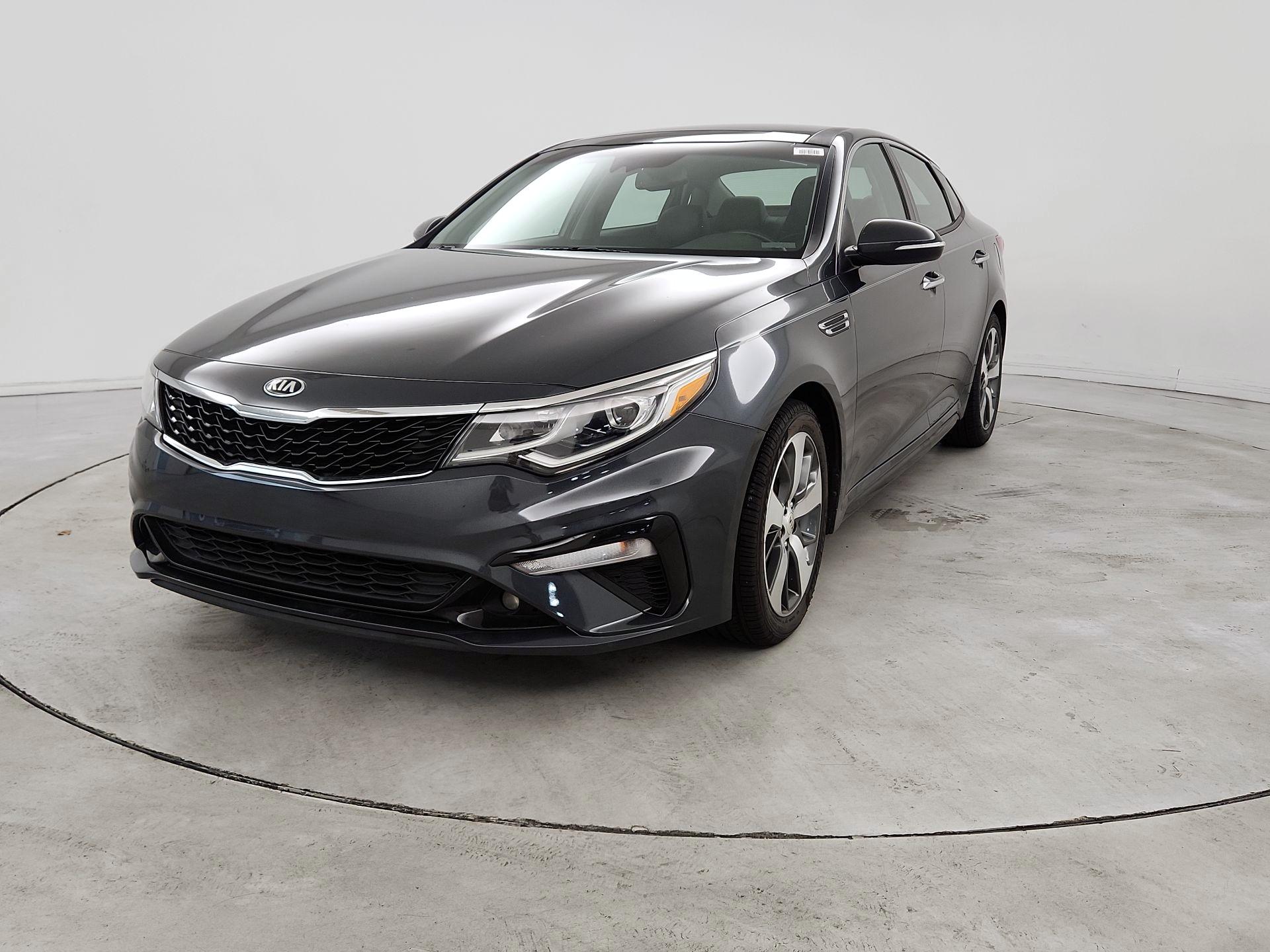 Thumbnail: 2019 Kia Optima - 3