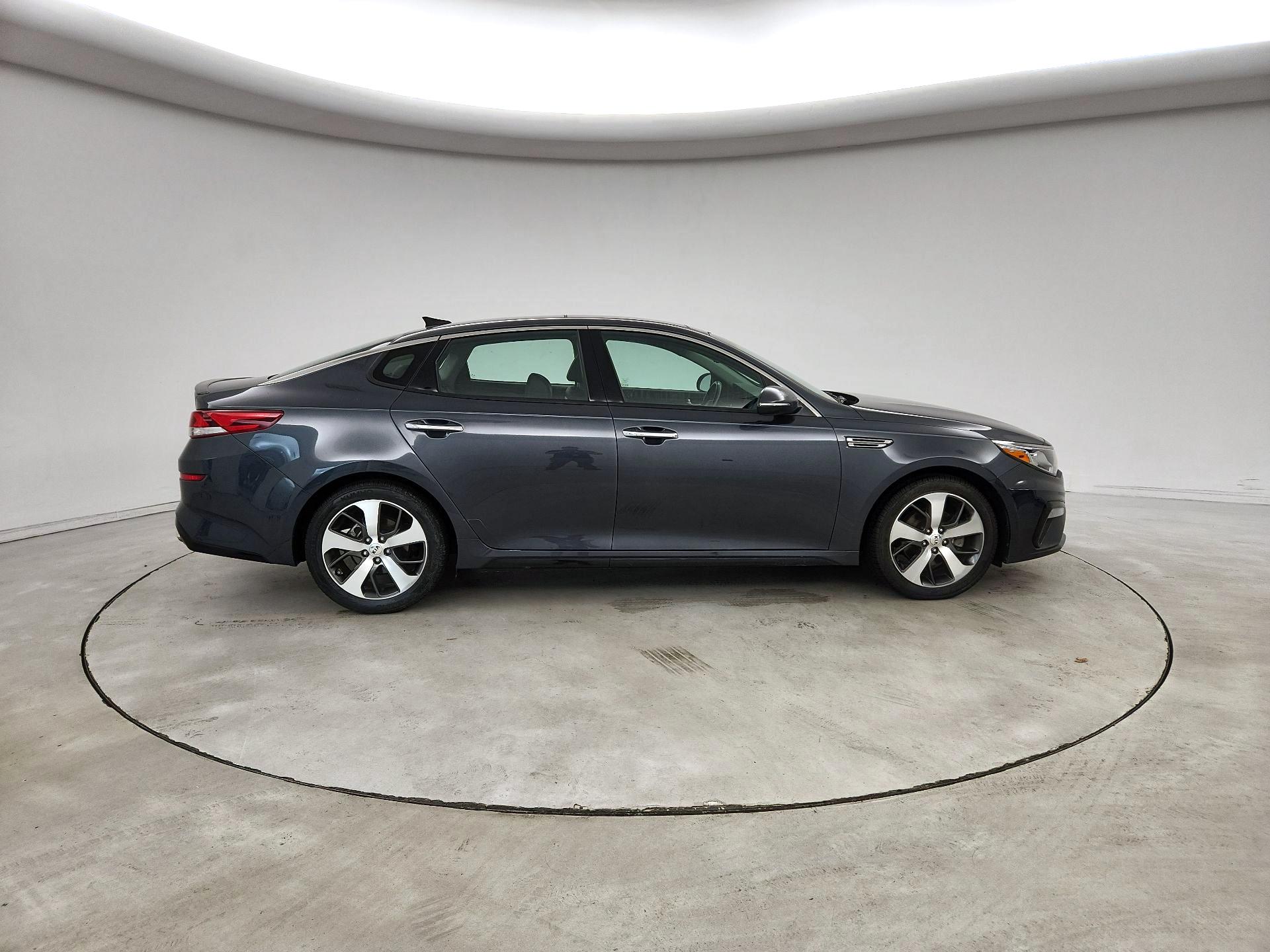 Thumbnail: 2019 Kia Optima - 4
