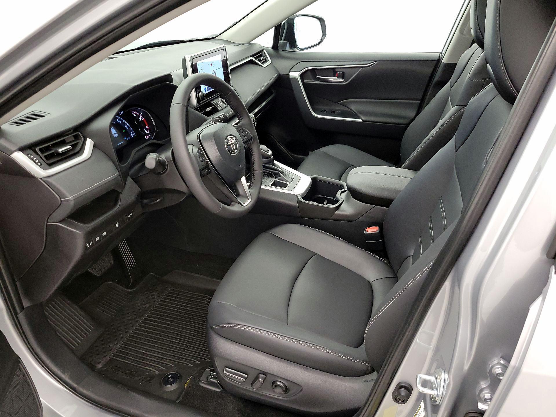 Thumbnail: 2025 Toyota RAV4 - 11
