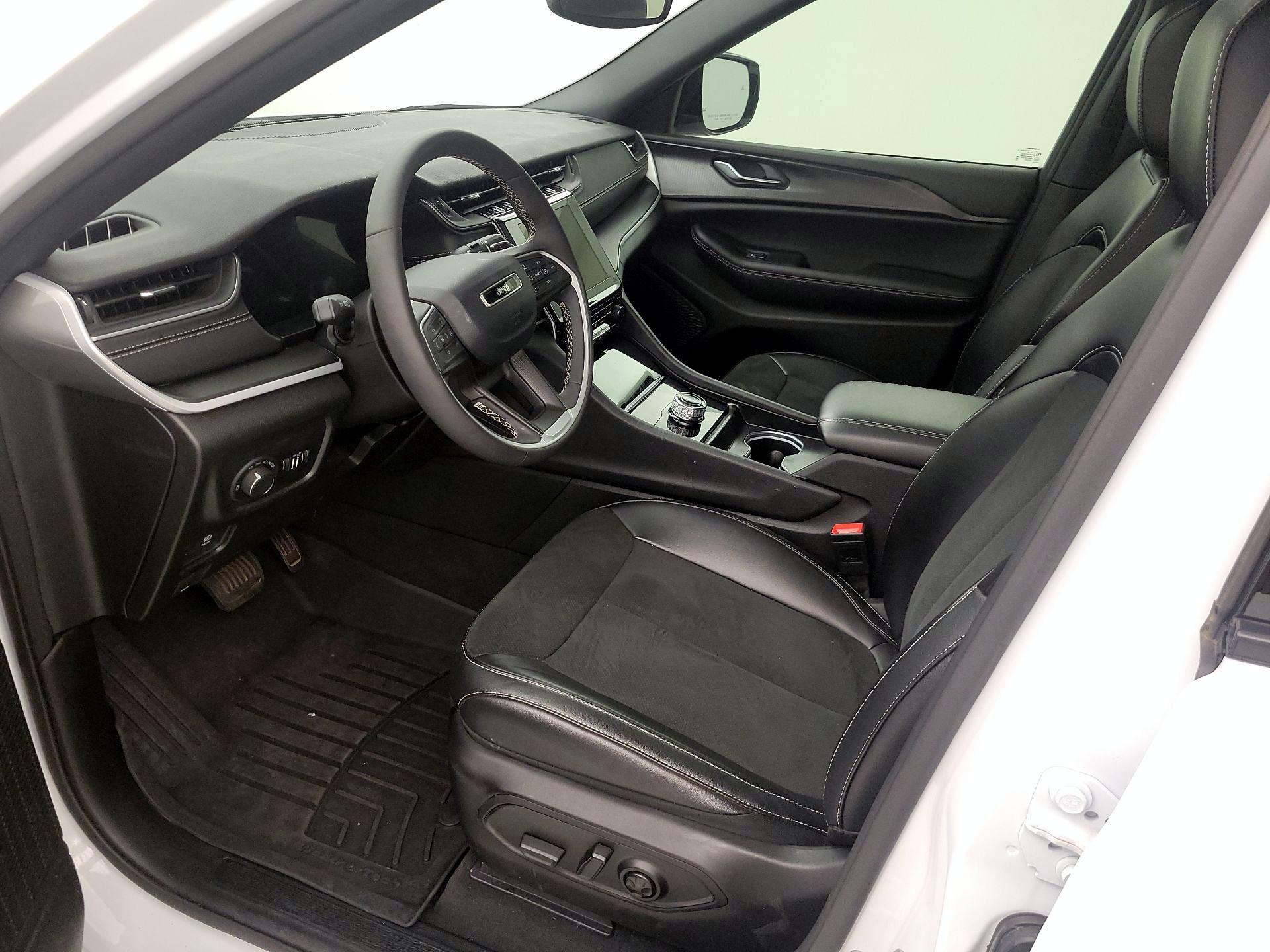 Thumbnail: 2024 Jeep Grand Cherokee L - 11