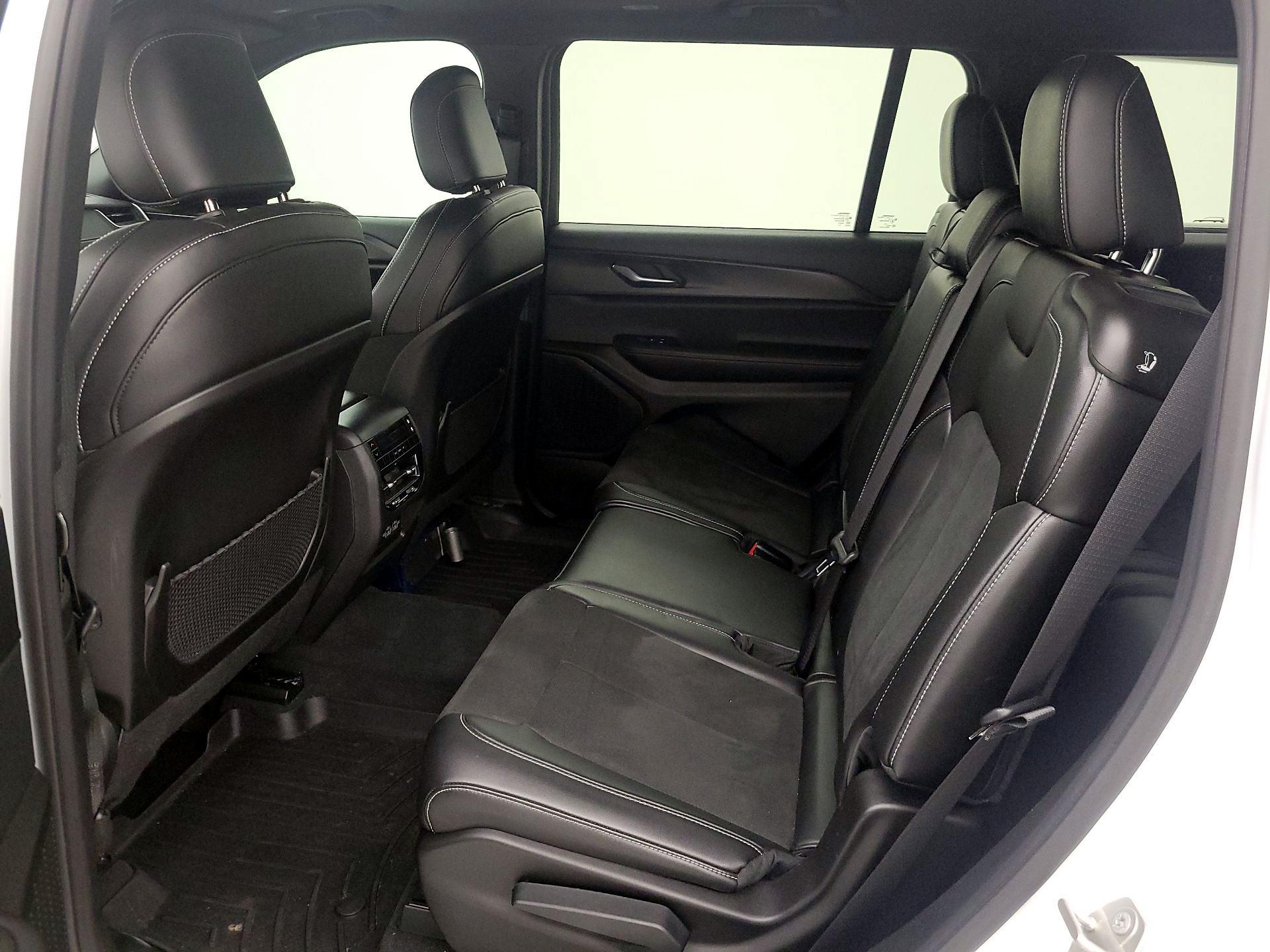 Thumbnail: 2024 Jeep Grand Cherokee L - 20