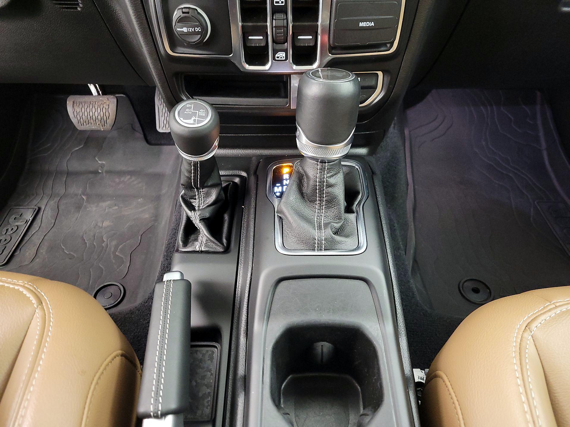 Thumbnail: 2022 Jeep Wrangler - 18