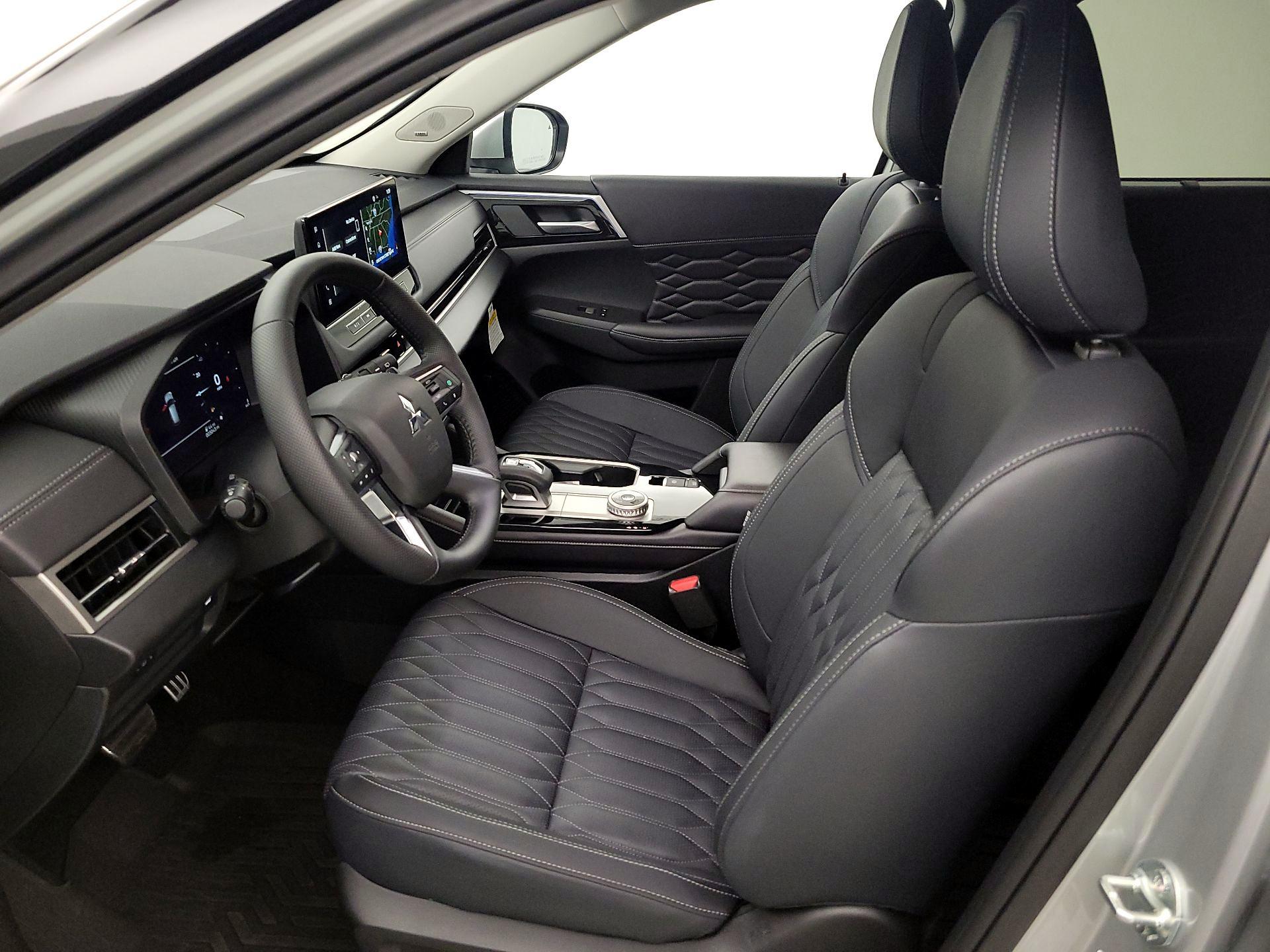 Thumbnail: 2025 Mitsubishi Outlander - 9