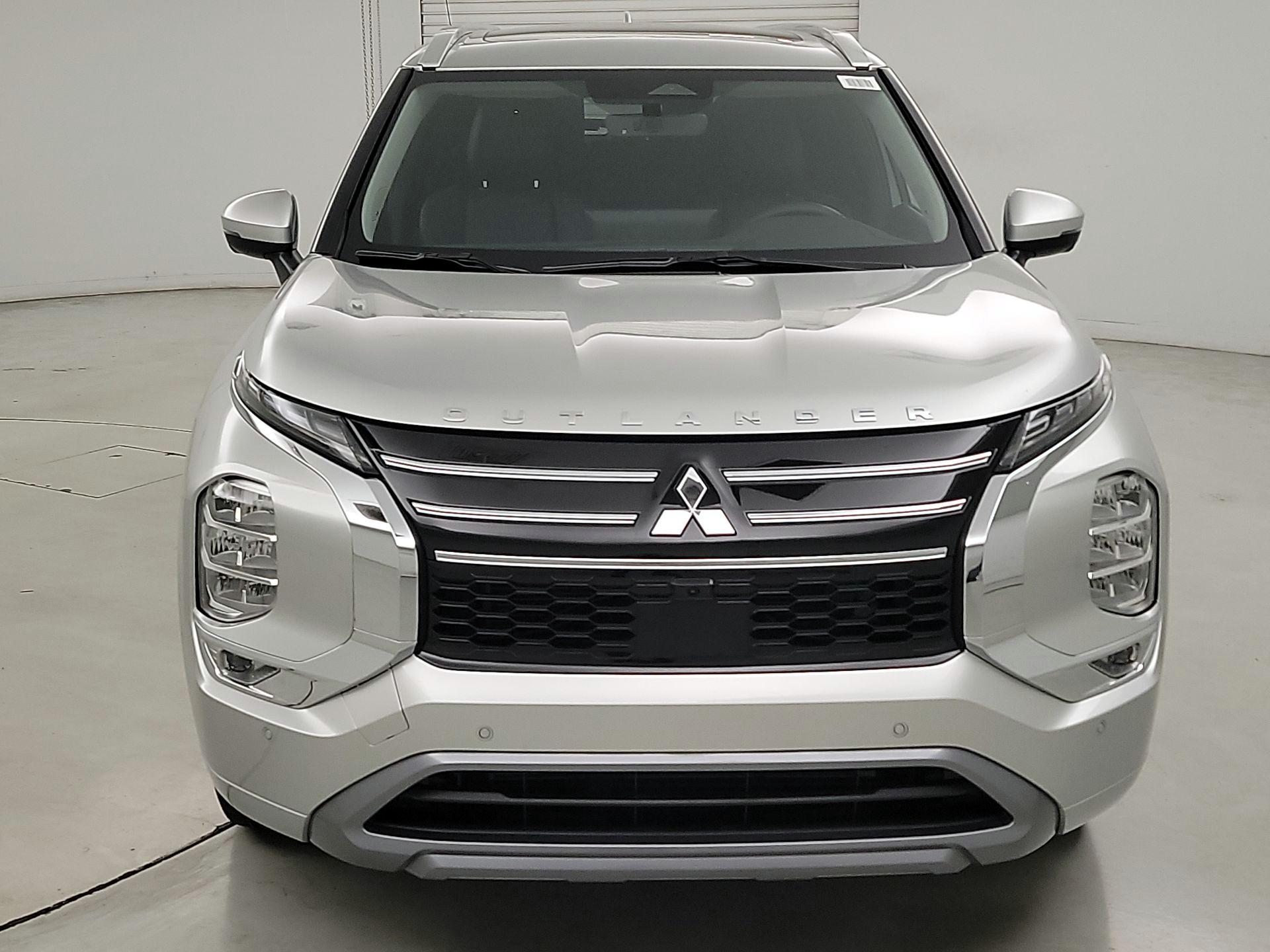 Thumbnail: 2025 Mitsubishi Outlander - 2