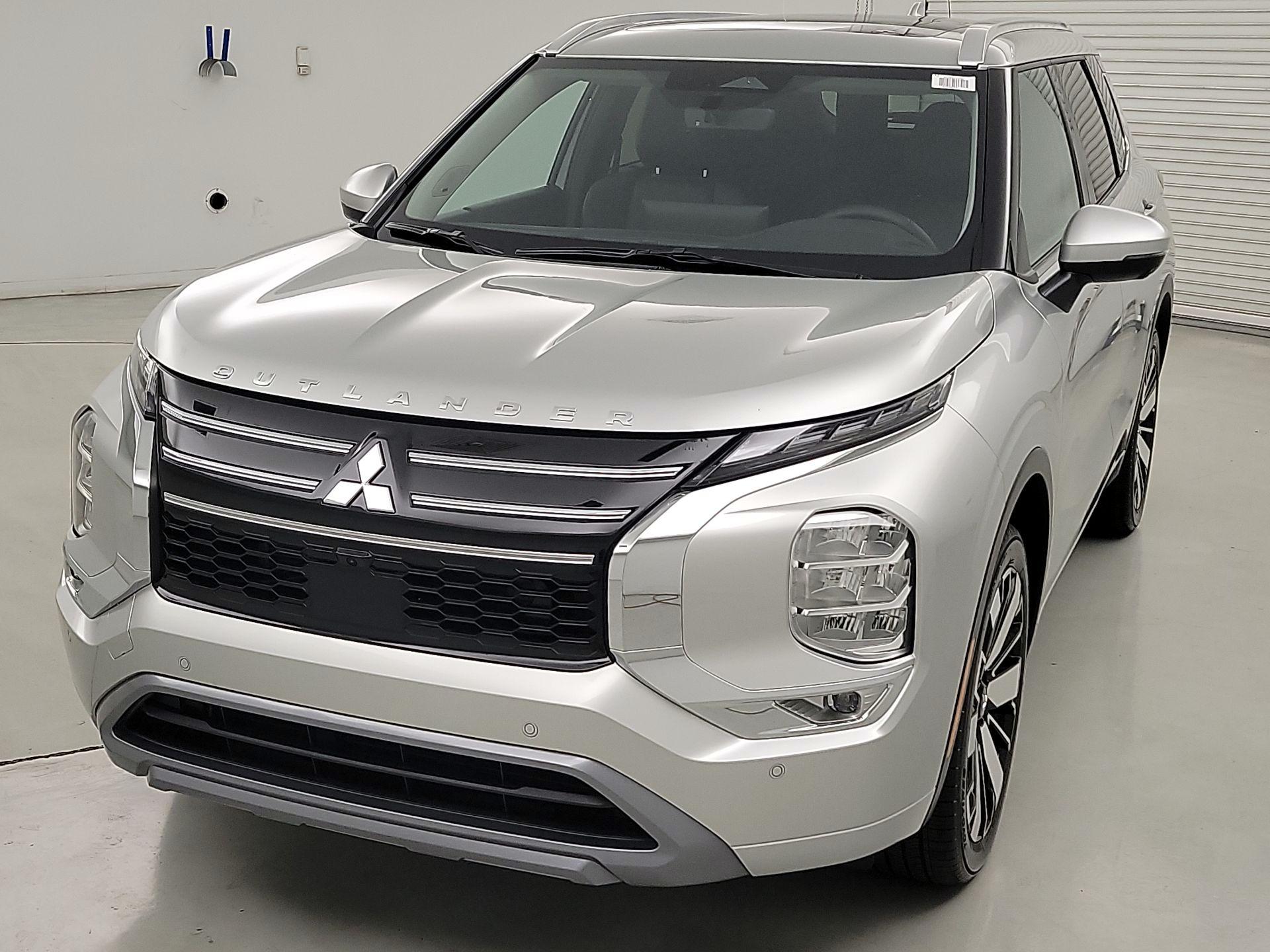 Thumbnail: 2025 Mitsubishi Outlander - 3