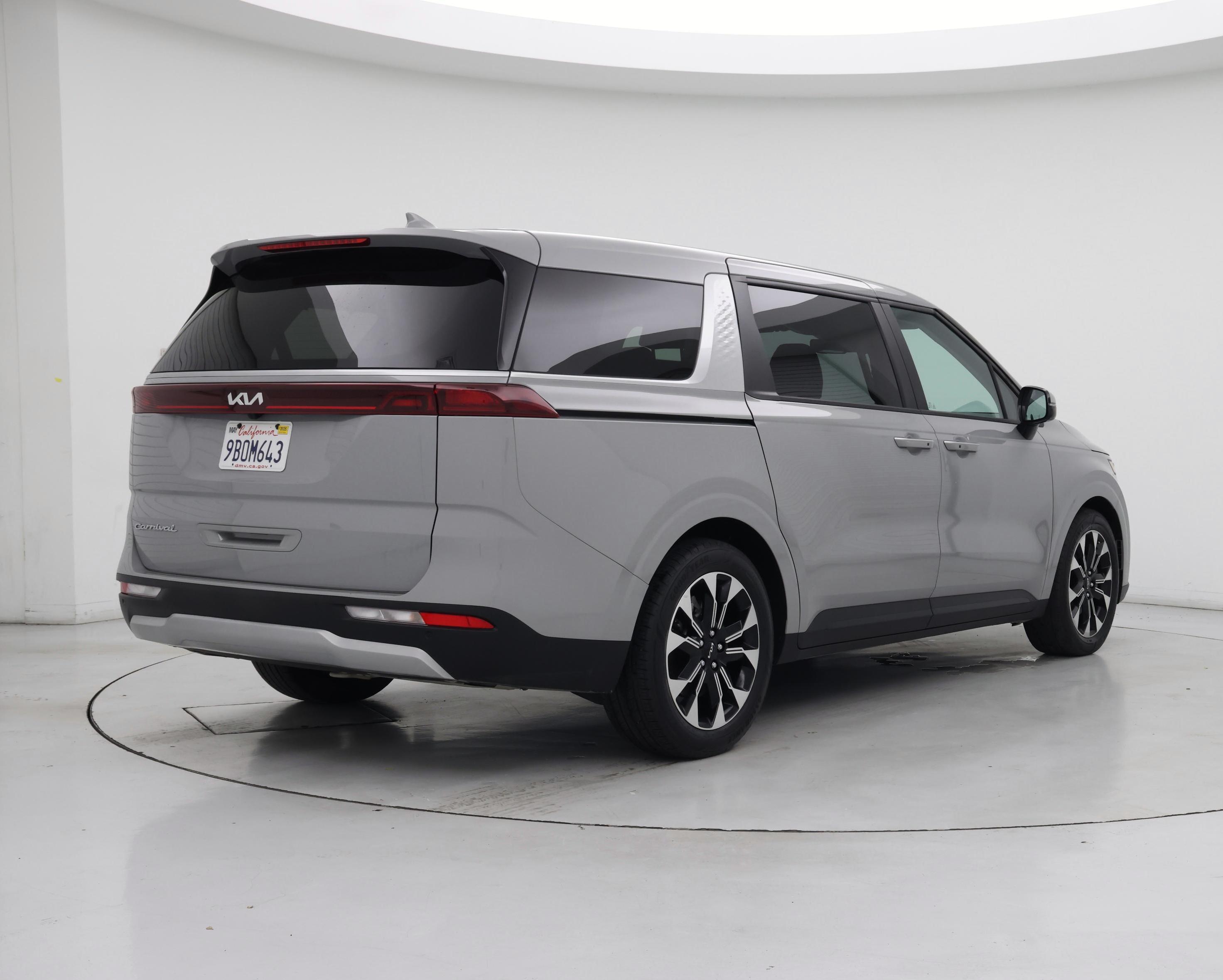 Thumbnail: 2022 Kia Carnival - 8