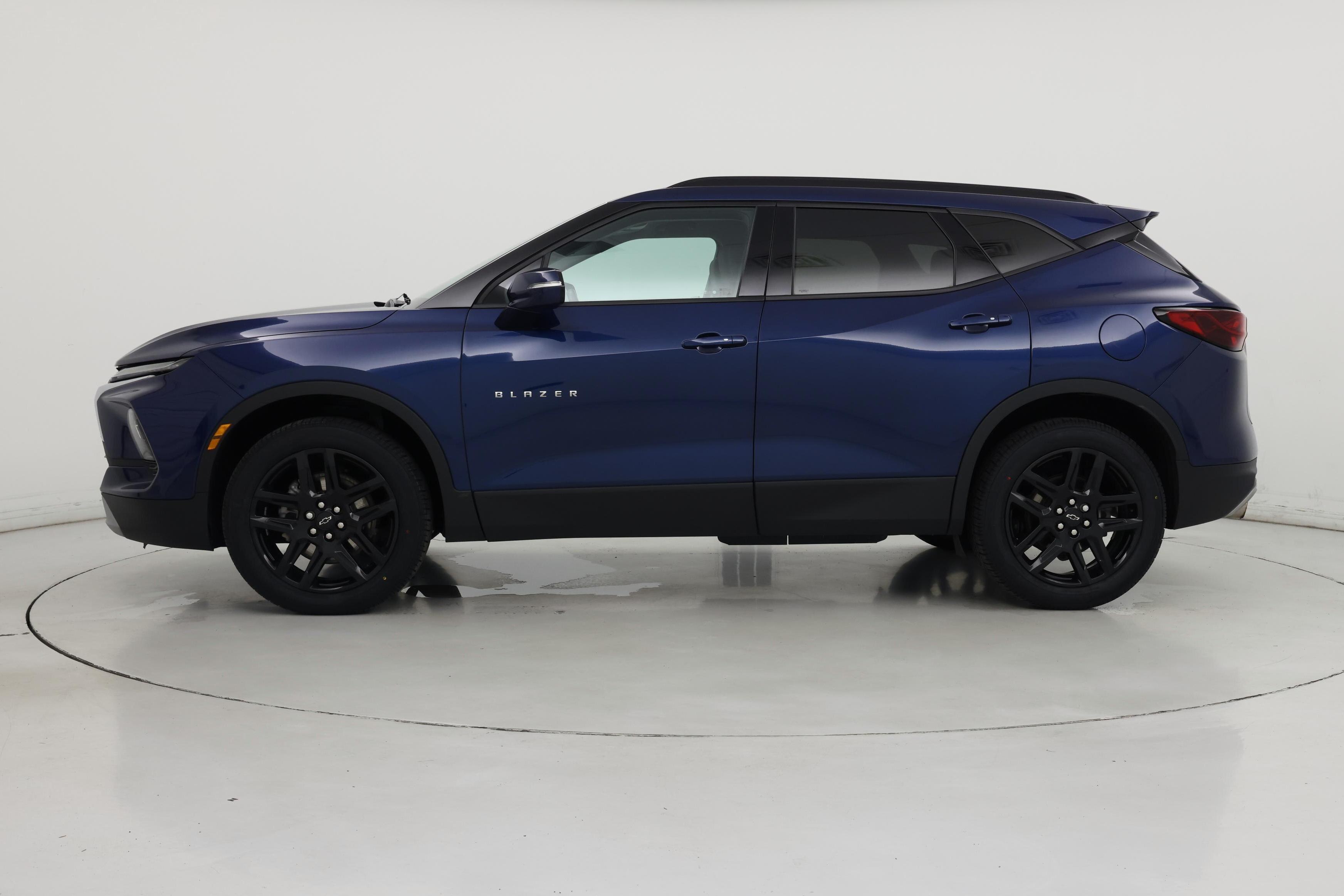 Thumbnail: 2023 Chevrolet Blazer - 3