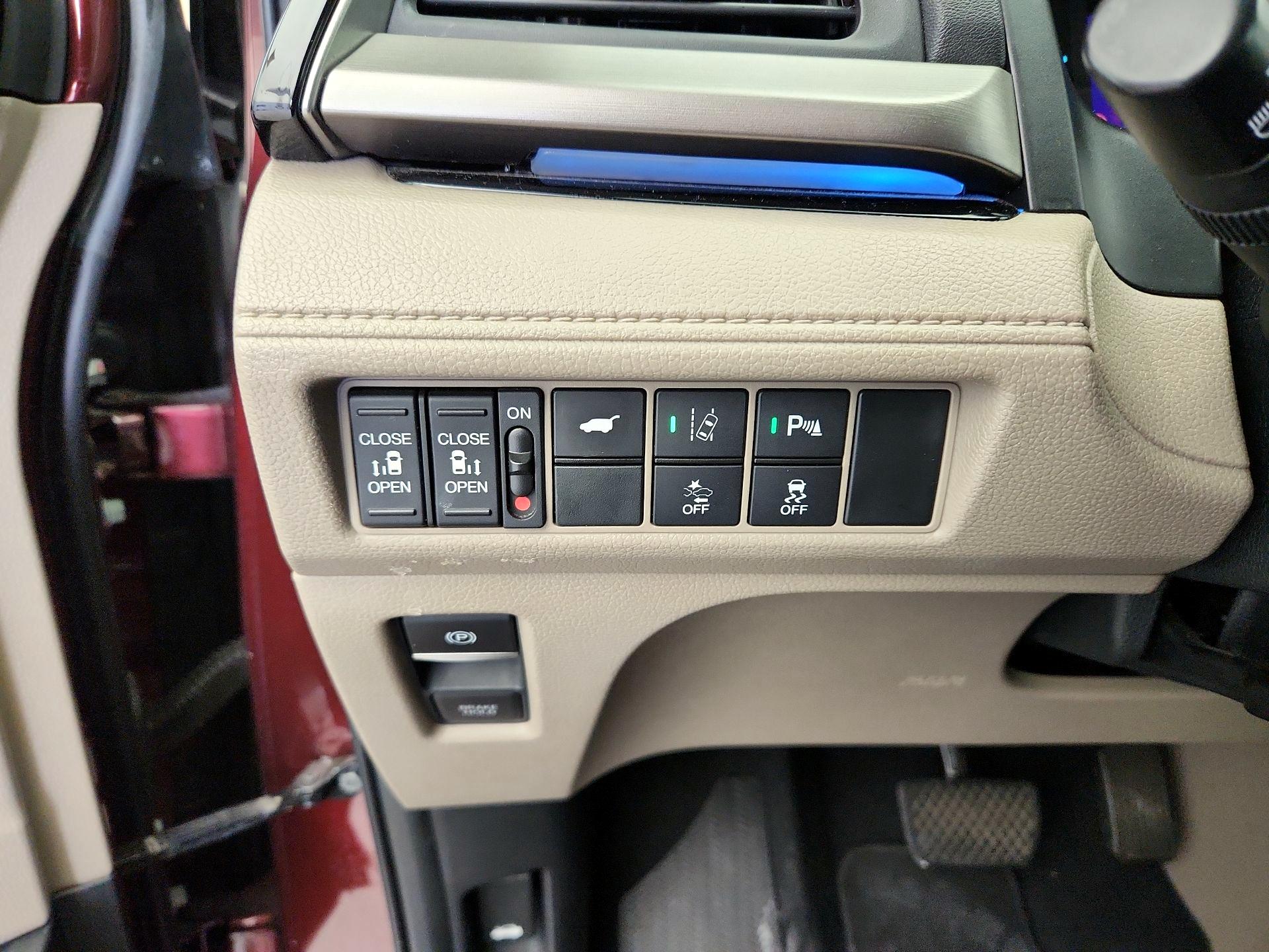 Thumbnail: 2018 Honda Odyssey - 13