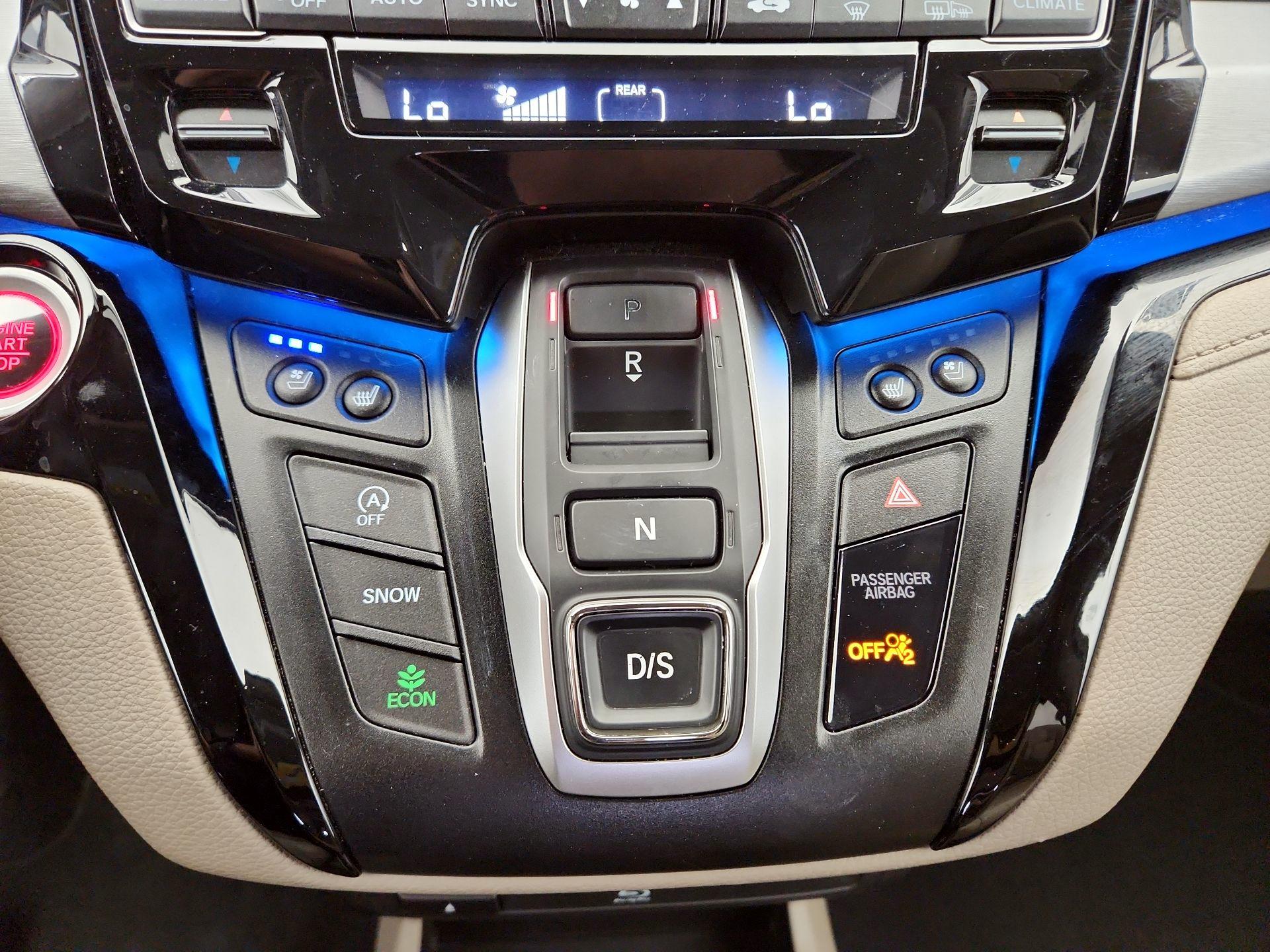 Thumbnail: 2018 Honda Odyssey - 17
