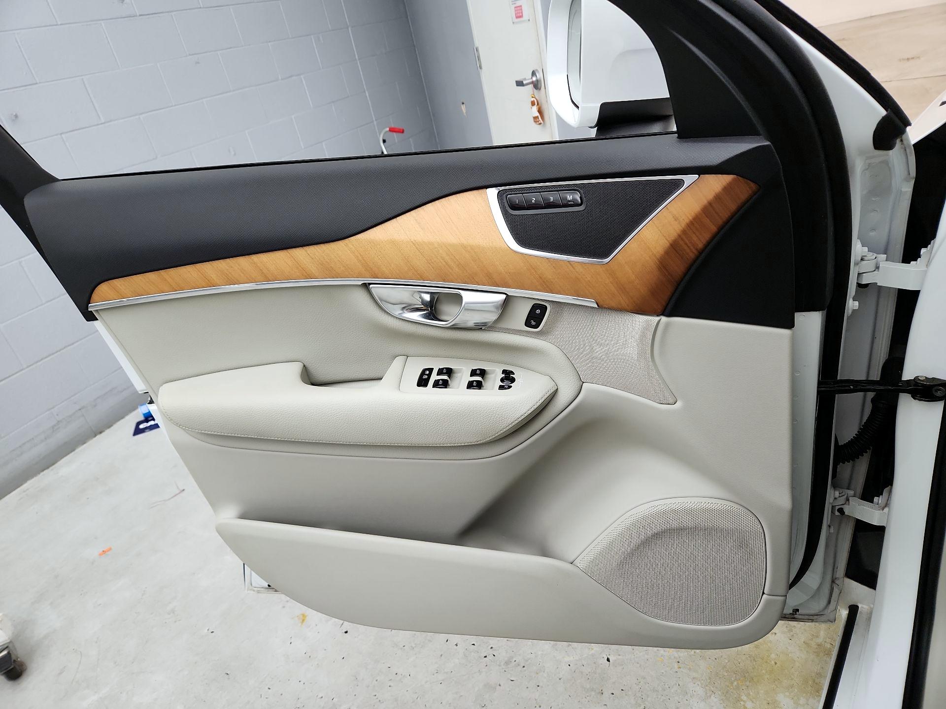 Thumbnail: 2021 Volvo XC90 - 12