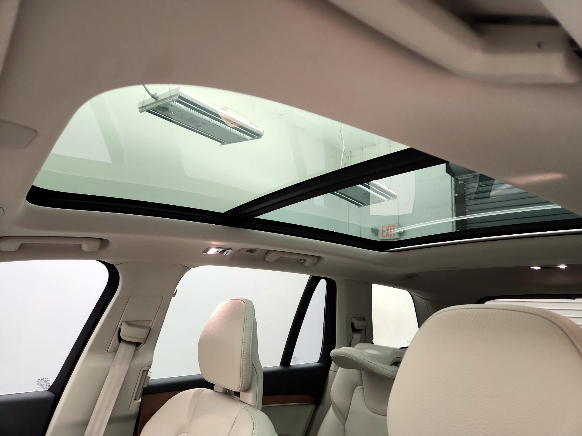 Thumbnail: 2021 Volvo XC90 - 20