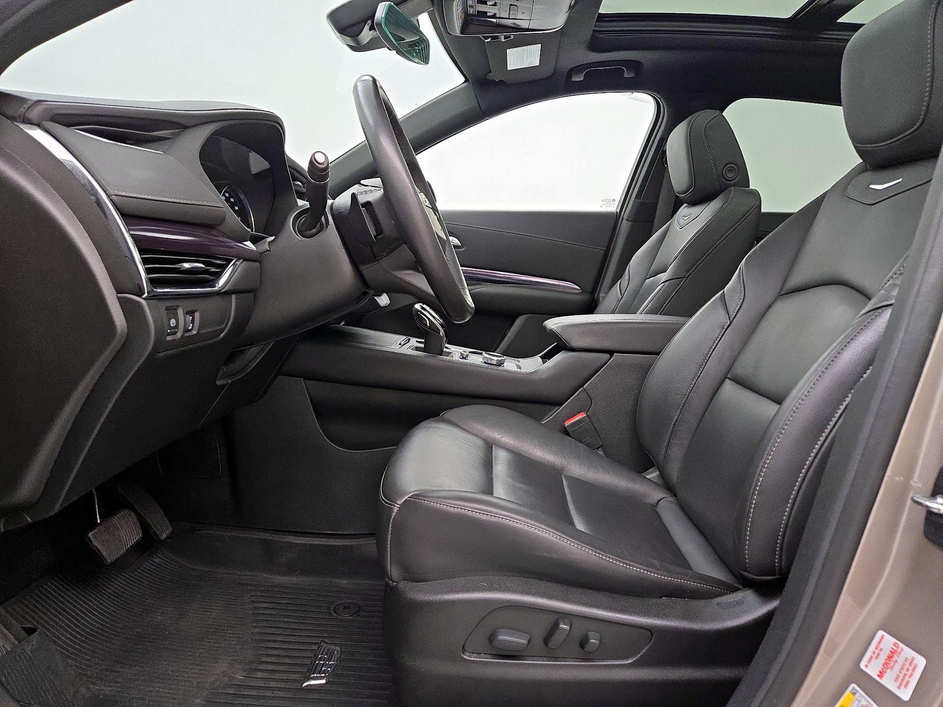 Thumbnail: 2023 Cadillac XT4 - 11