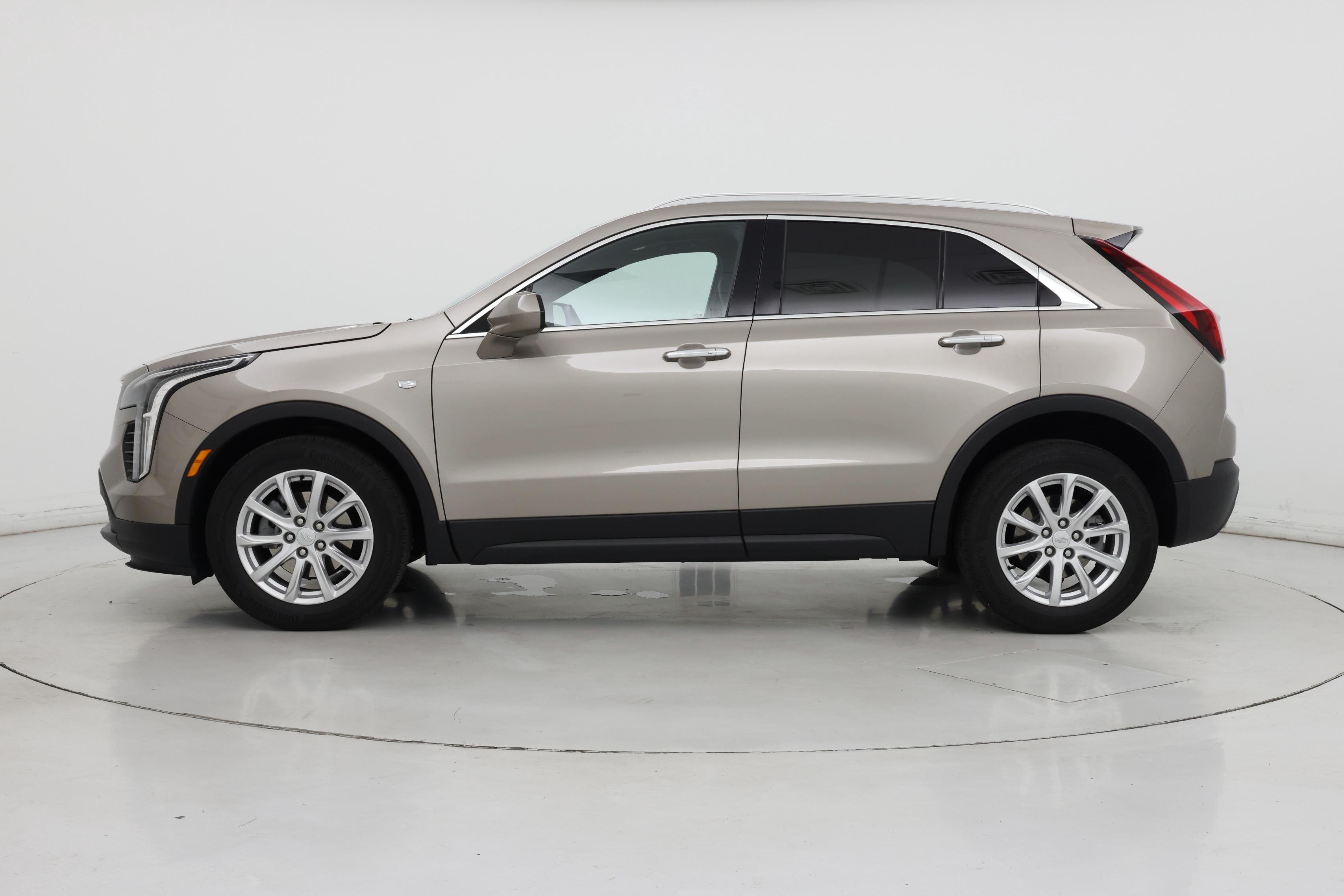 Thumbnail: 2023 Cadillac XT4 - 3