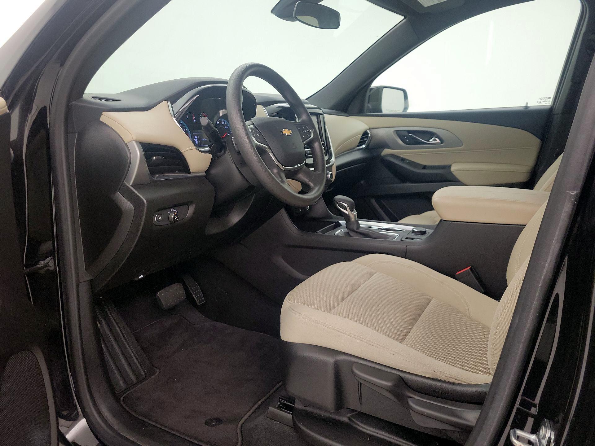 Thumbnail: 2023 Chevrolet Traverse - 11