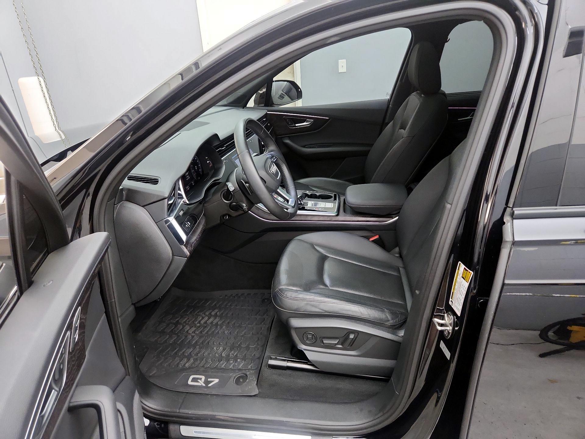 Thumbnail: 2020 Audi Q7 - 11