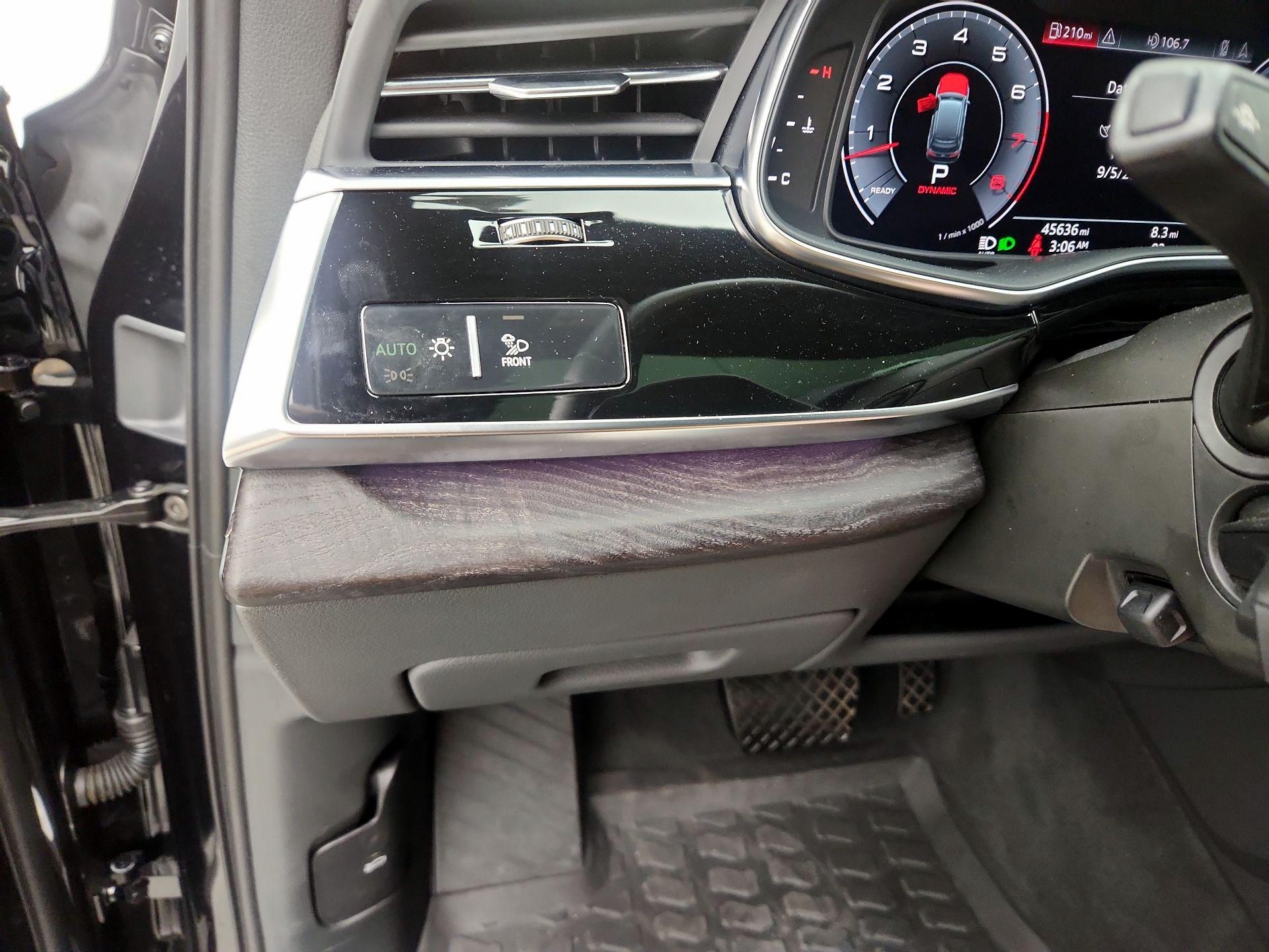 Thumbnail: 2020 Audi Q7 - 13