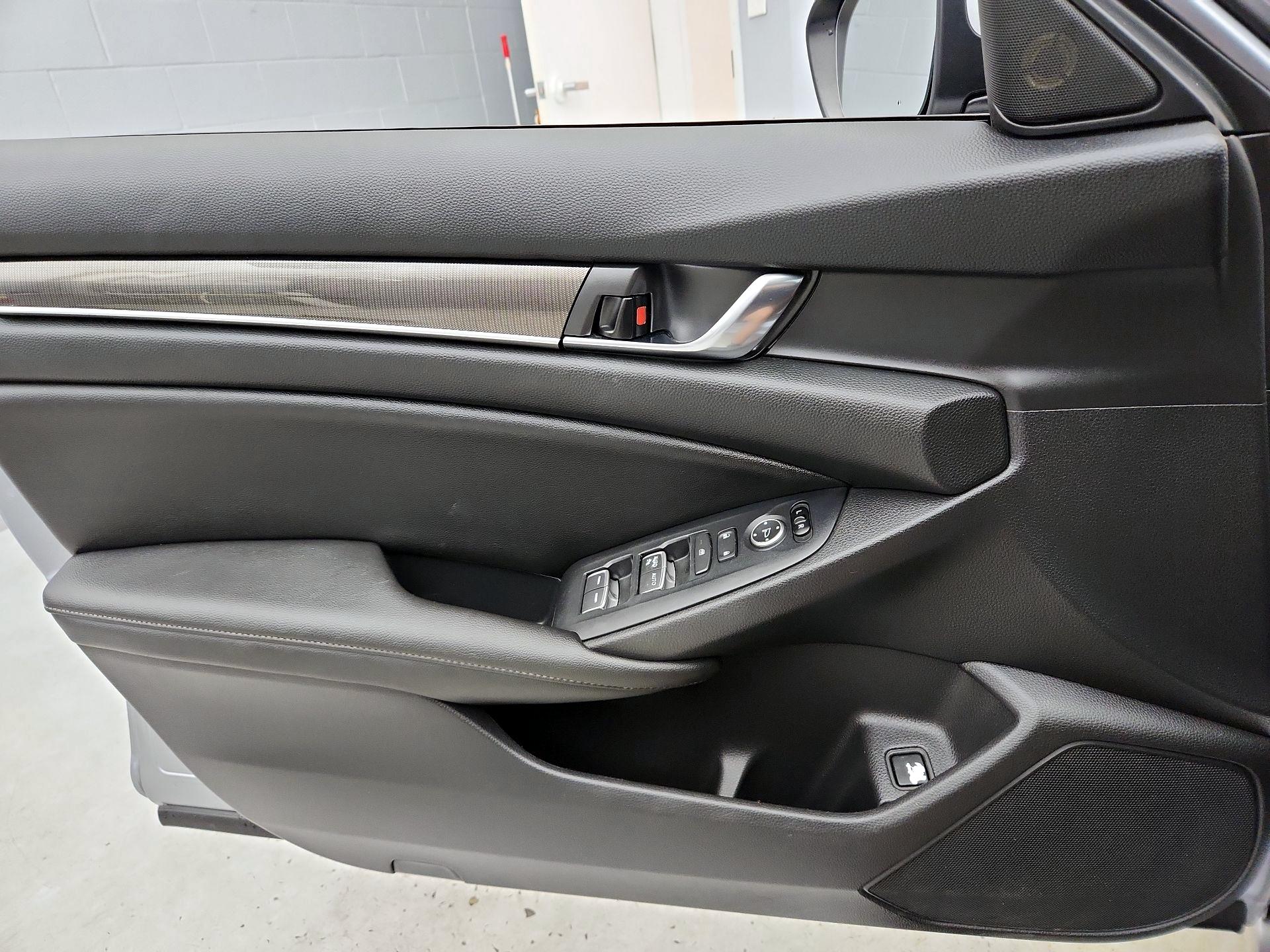Thumbnail: 2019 Honda Accord - 12