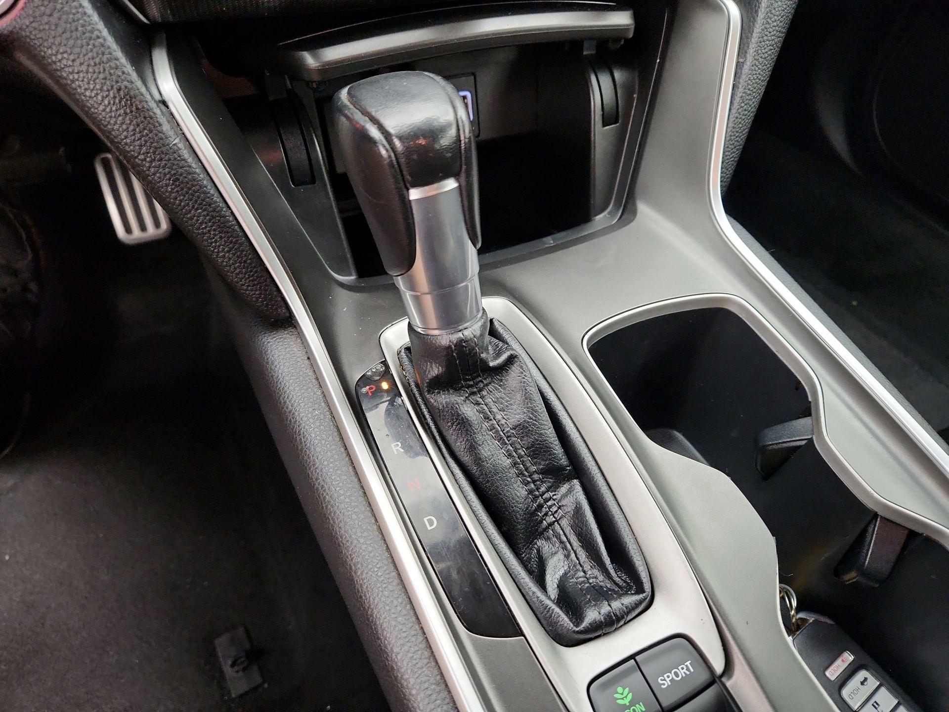 Thumbnail: 2019 Honda Accord - 17