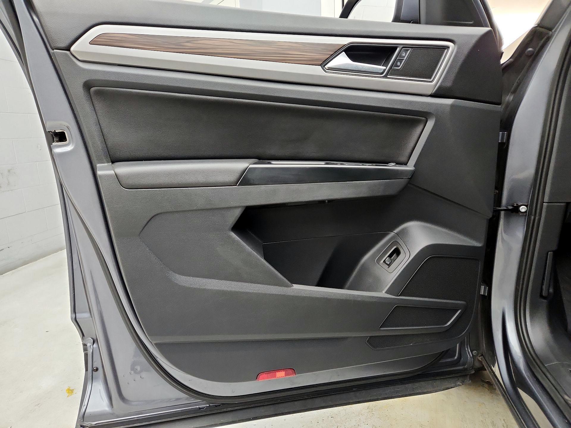 Thumbnail: 2021 Volkswagen Atlas - 12