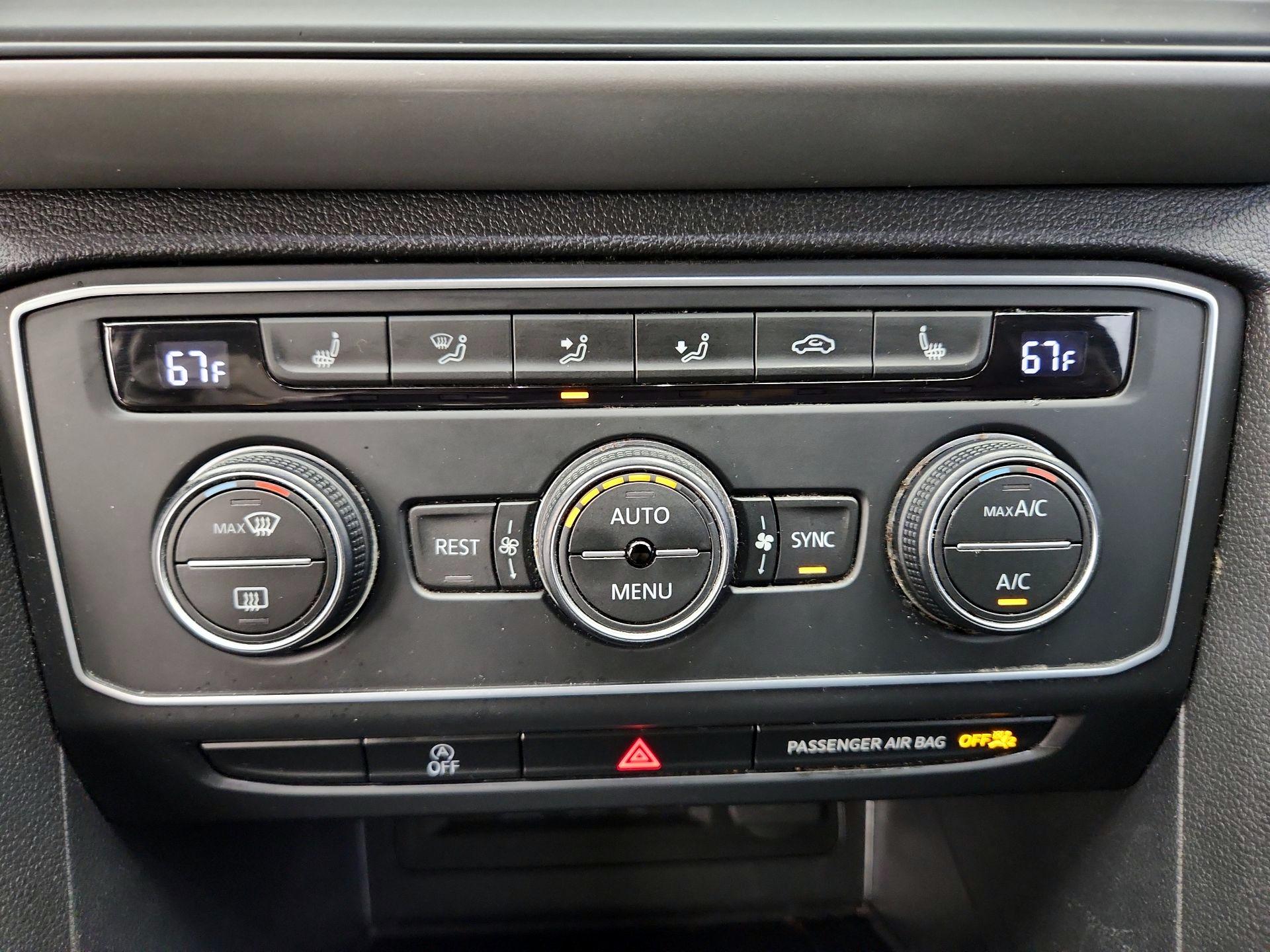 Thumbnail: 2021 Volkswagen Atlas - 16