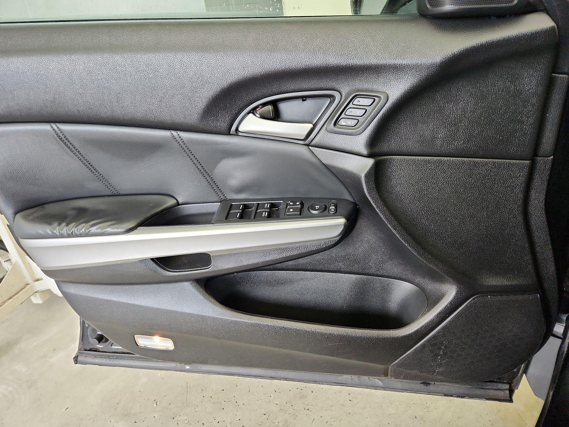 Thumbnail: 2015 Honda Accord Crosstour - 12