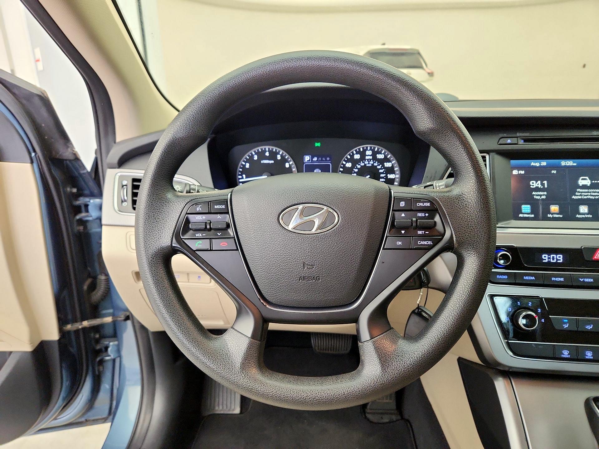 Thumbnail: 2017 Hyundai Sonata - 10