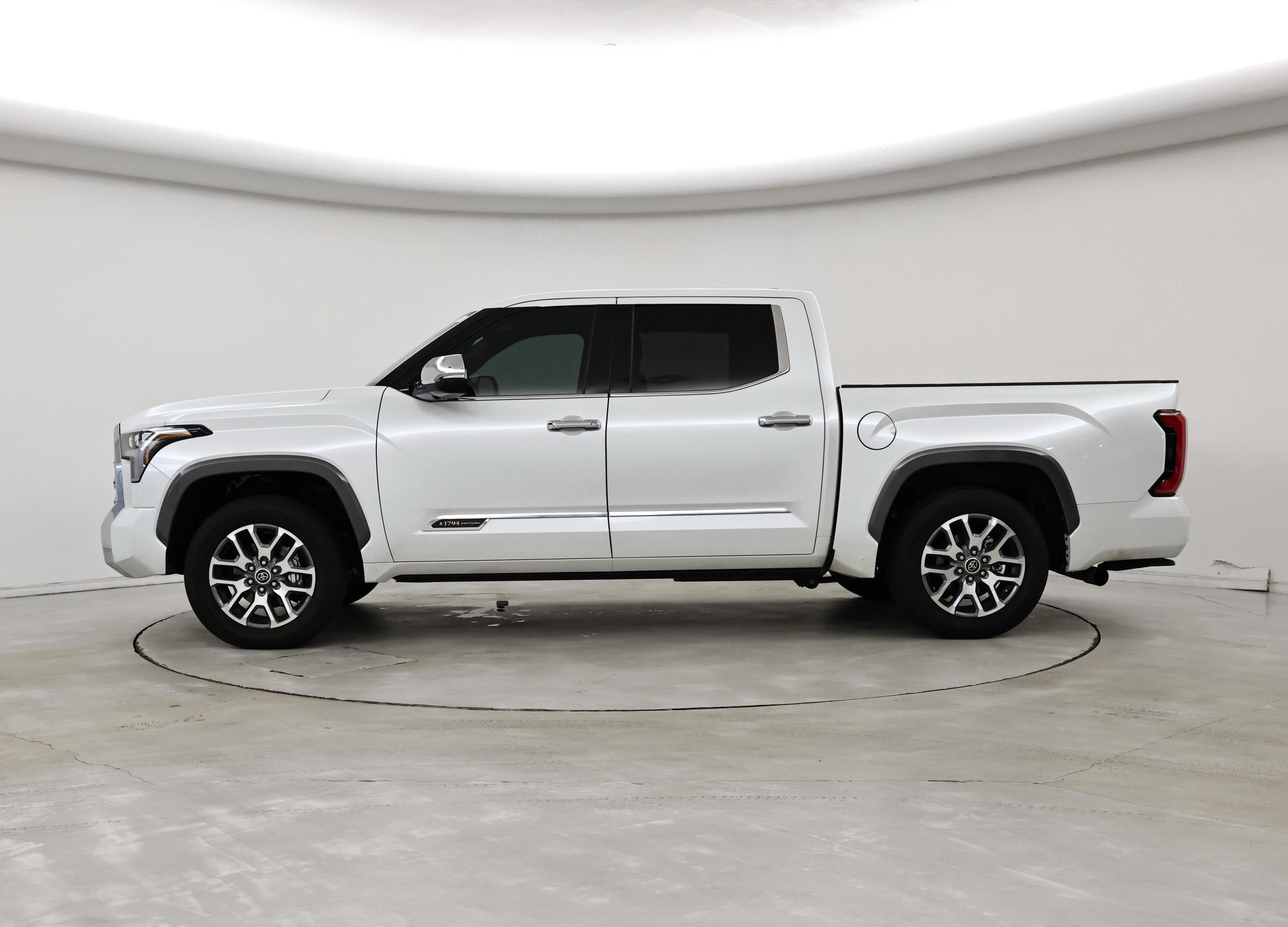 Thumbnail: 2022 Toyota Tundra - 3