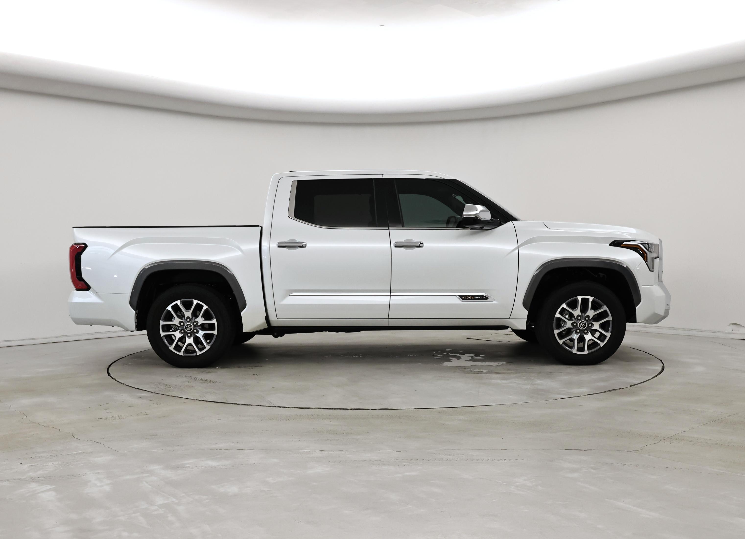 Thumbnail: 2022 Toyota Tundra - 7