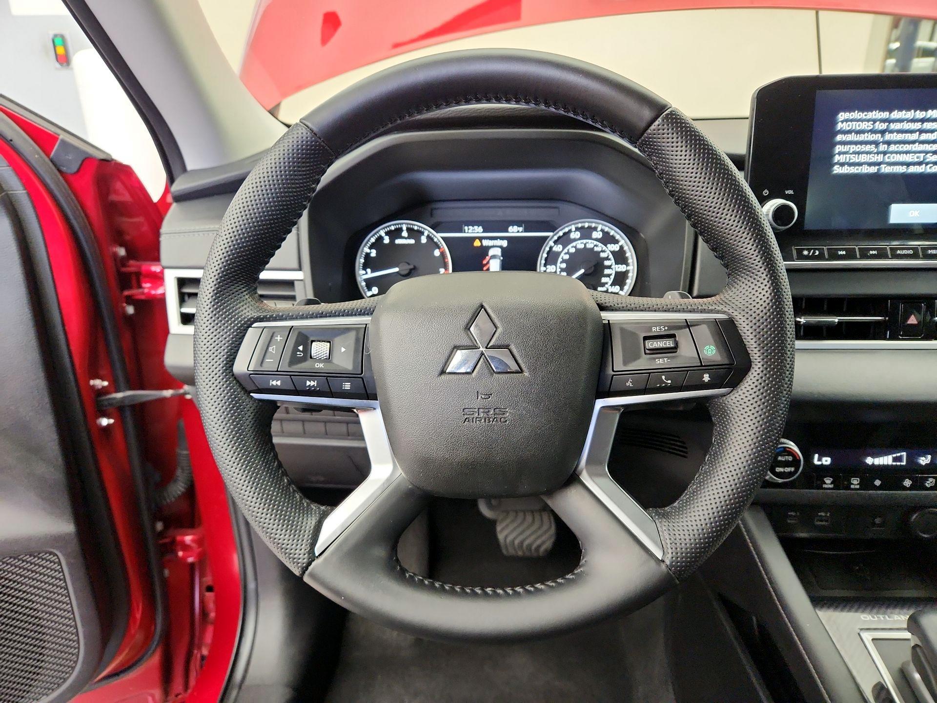 Thumbnail: 2022 Mitsubishi Outlander - 10